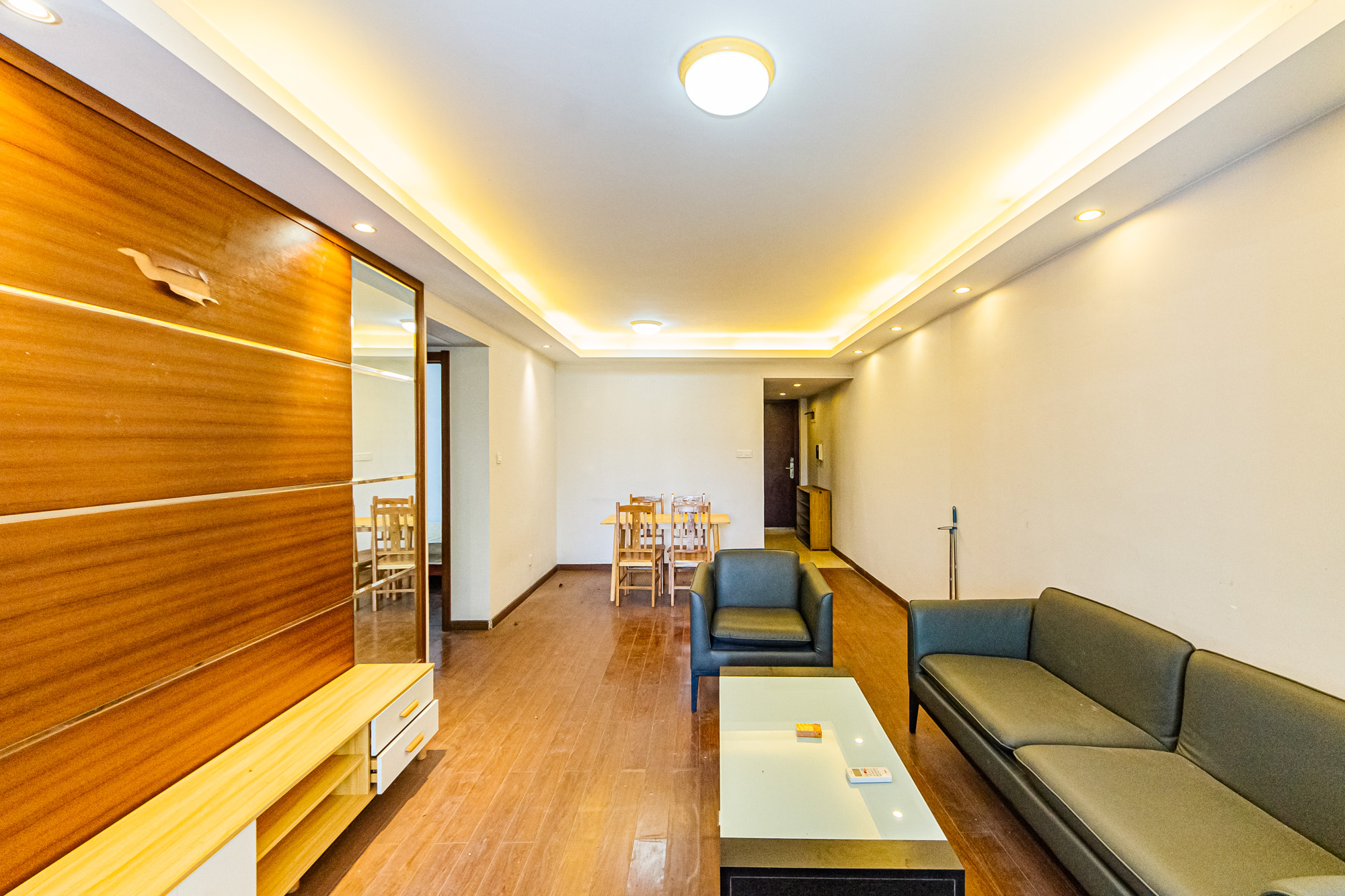 万科城  2室2厅1卫    69.0万客厅