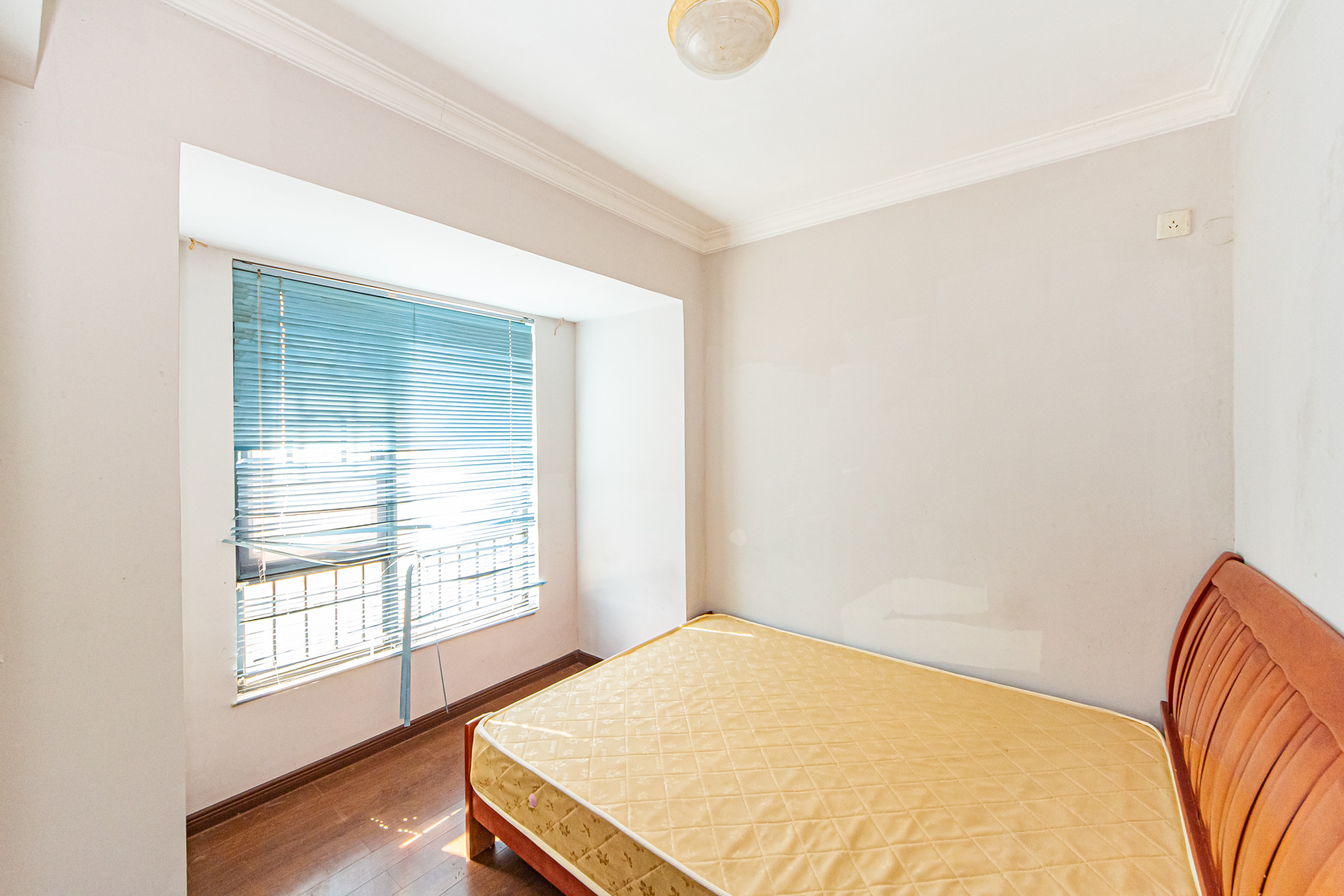 万科城  2室2厅1卫    69.0万卧室