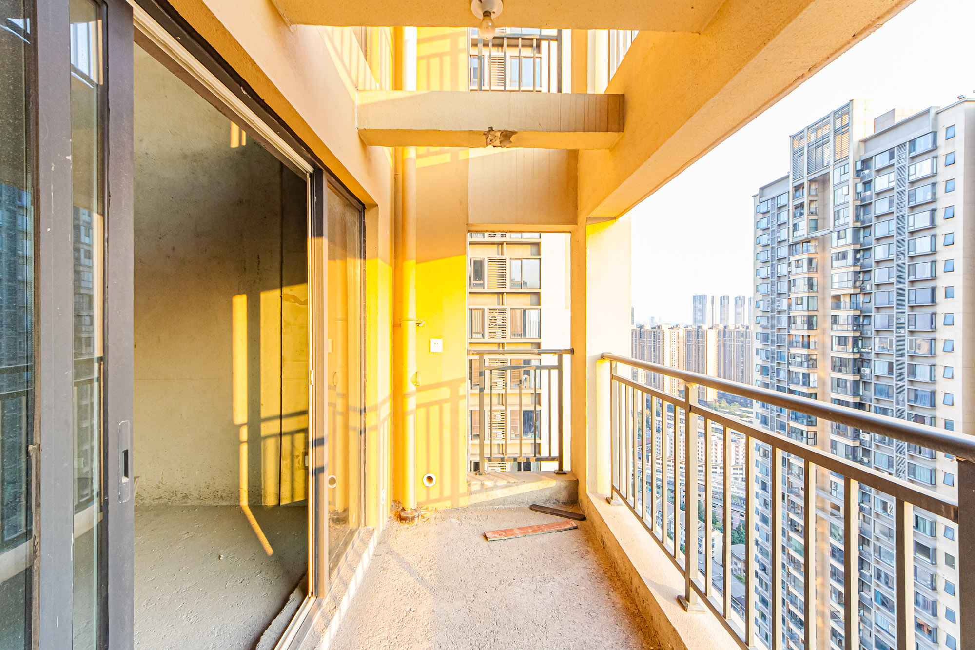 北辰三角洲E7区  3室2厅2卫    225.0万 北辰三角洲E7区  3室2厅2卫    225.0万阳台