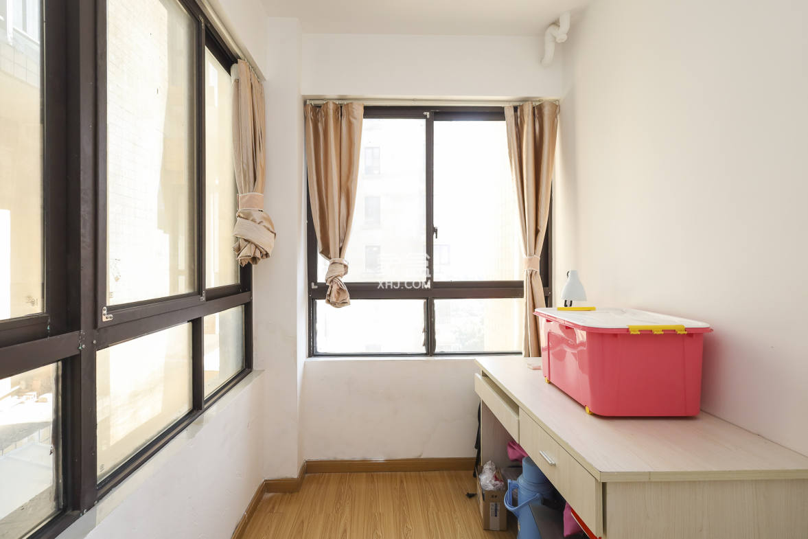 山语城二期  3室2厅1卫    62.0万 山语城二期  3室2厅1卫    62.0万卧室