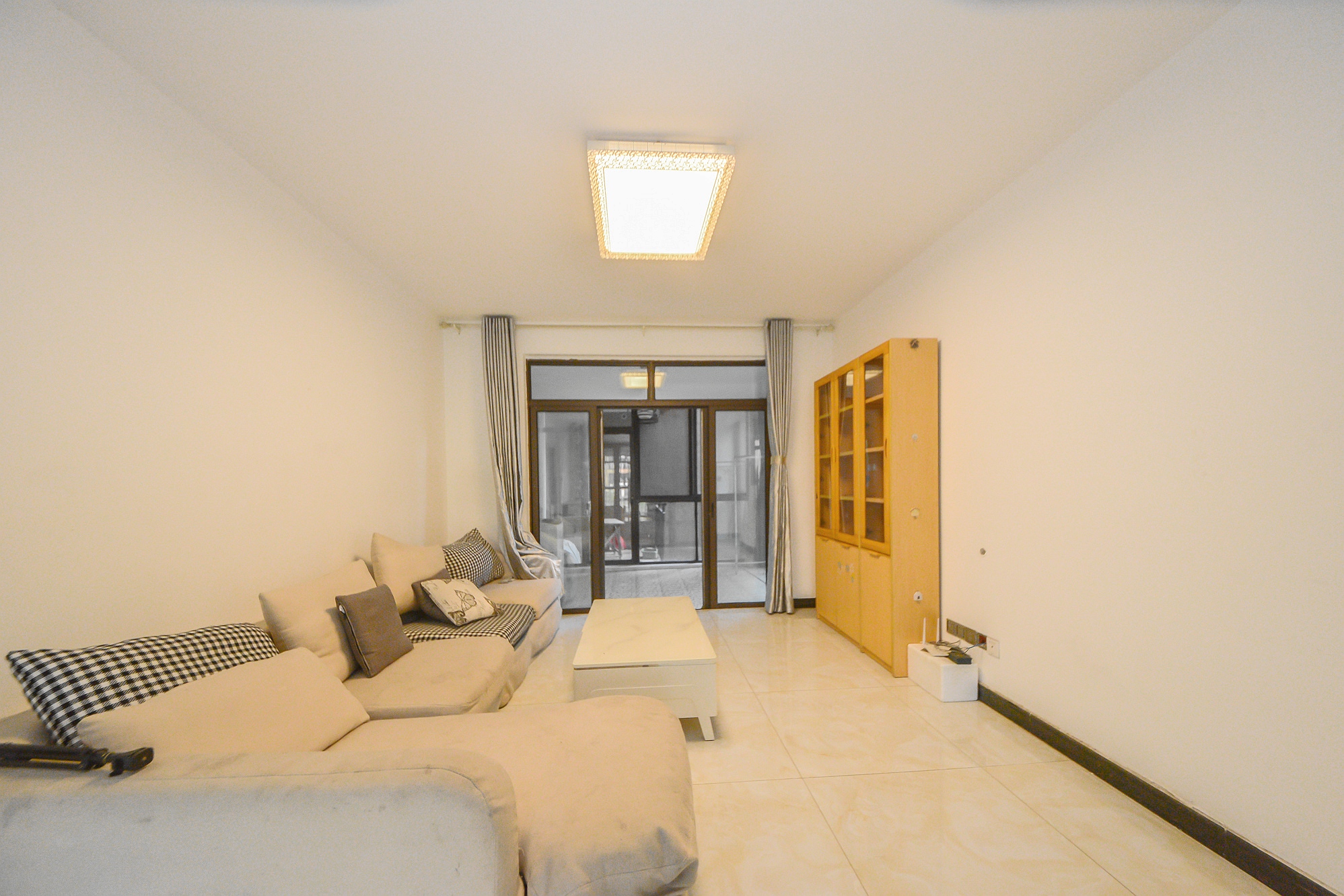 大鸿杰座  3室2厅2卫    125.0万 大鸿杰座  3室2厅2卫    125.0万客厅