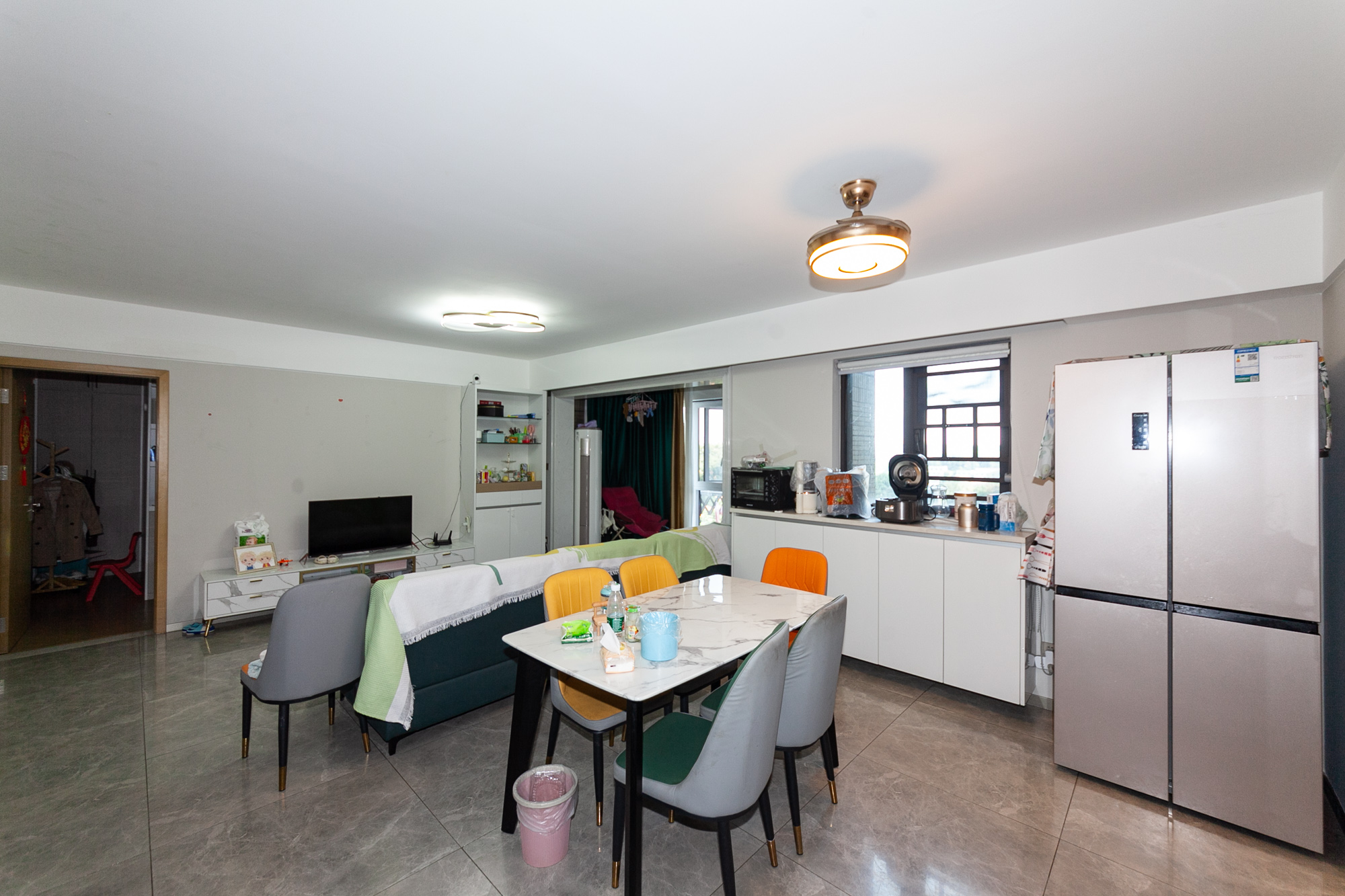 时代倾城四期 3室2厅2卫 119.7万 时代倾城四期 3室2厅2卫 119.7万客厅