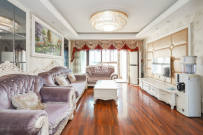 绿地中央广场  3室2厅2卫    143.0万 绿地中央广场  3室2厅2卫    143.0万