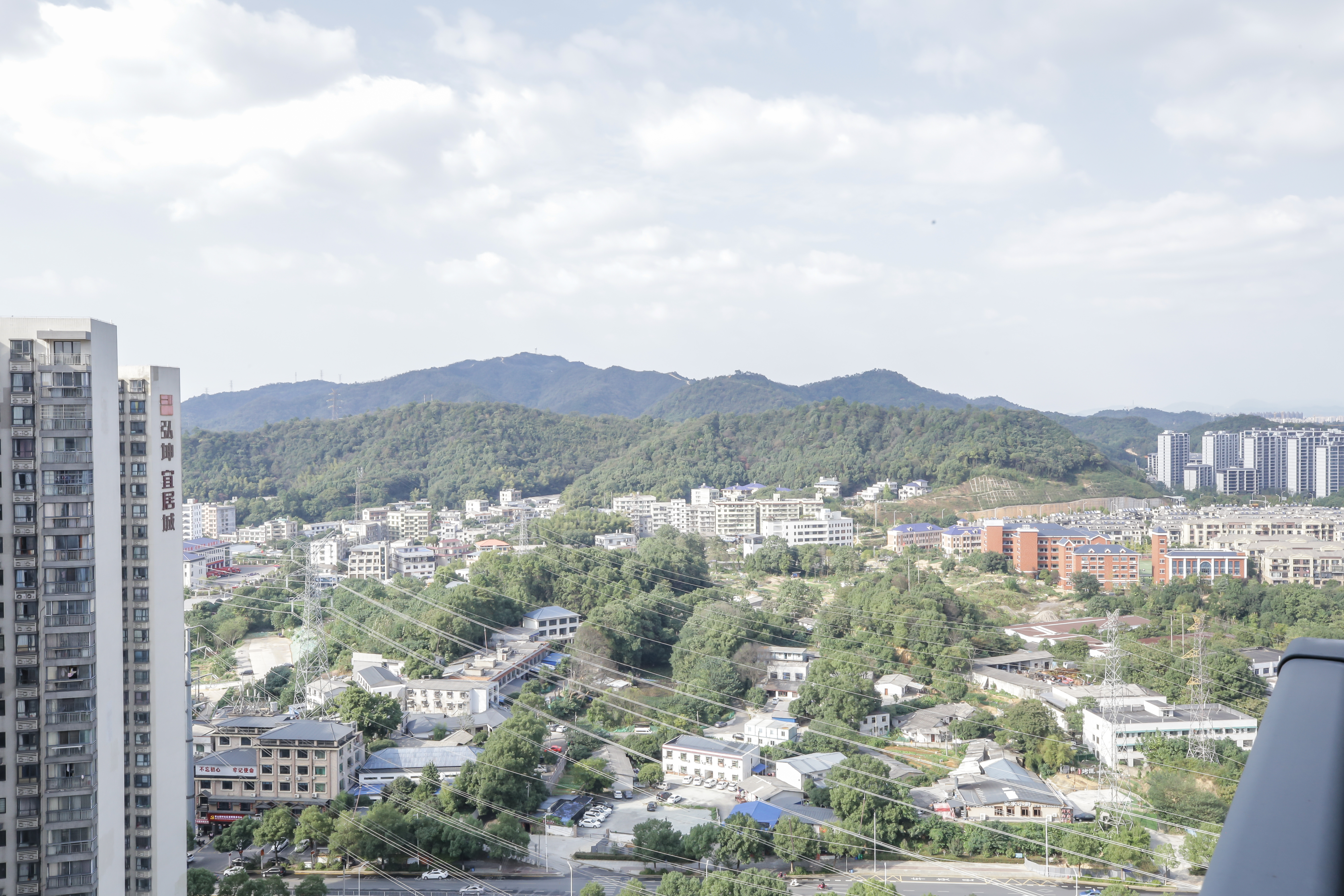 莱茵城  3室2厅2卫    84.6万阳台