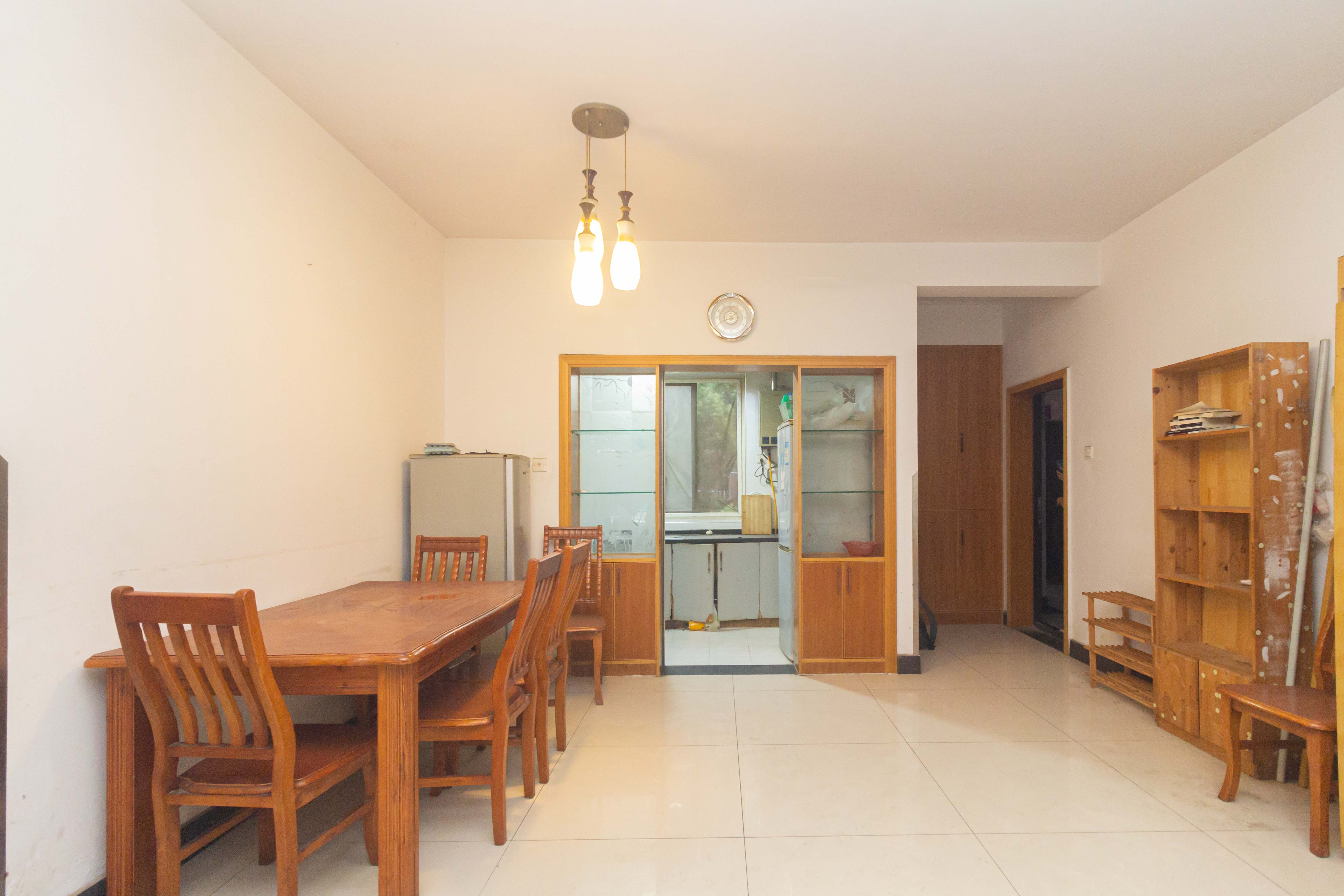 东城名苑  3室2厅2卫    66.8万 东城名苑  3室2厅2卫    66.8万客厅