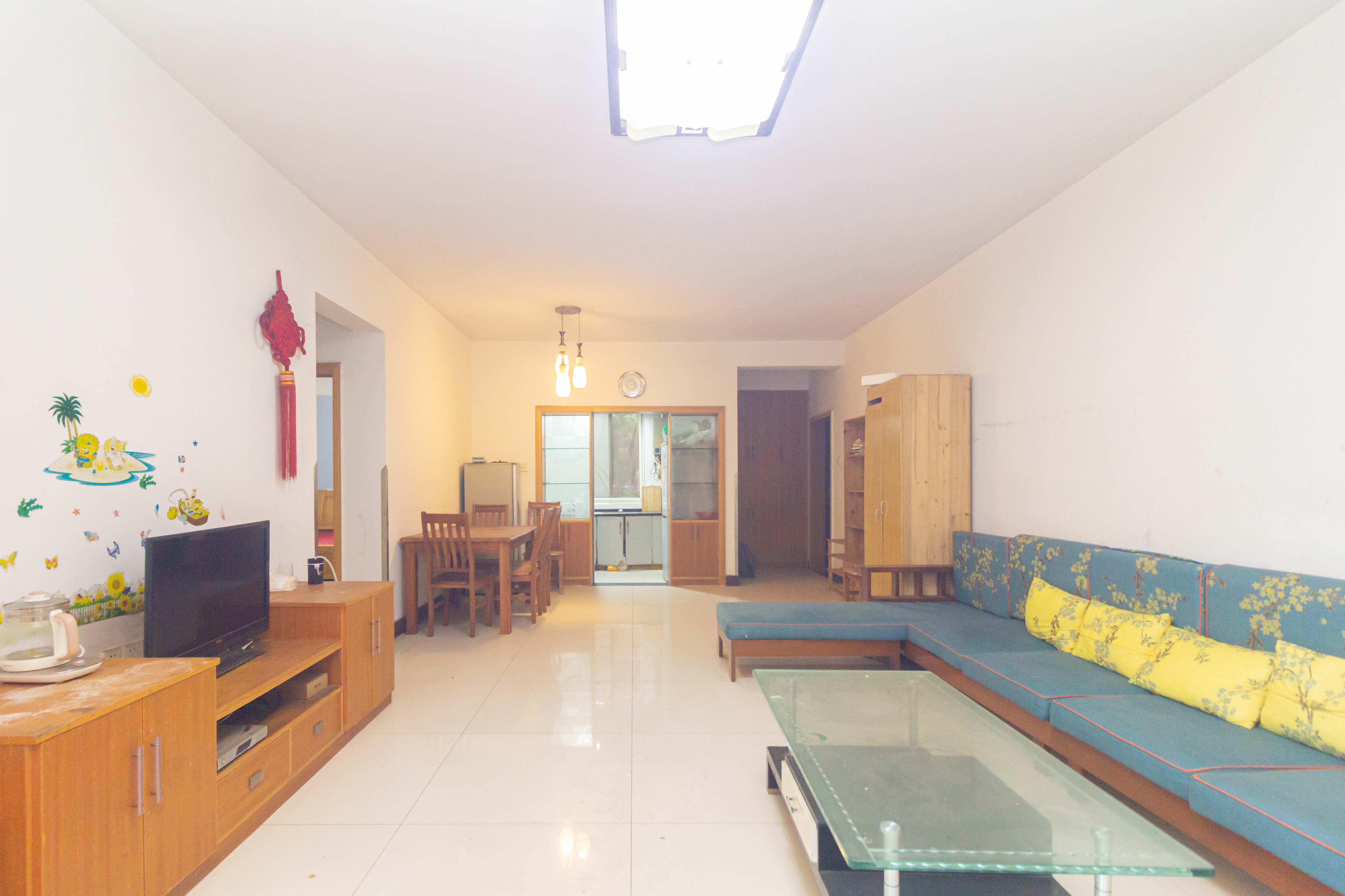 东城名苑  3室2厅2卫    66.8万 东城名苑  3室2厅2卫    66.8万客厅