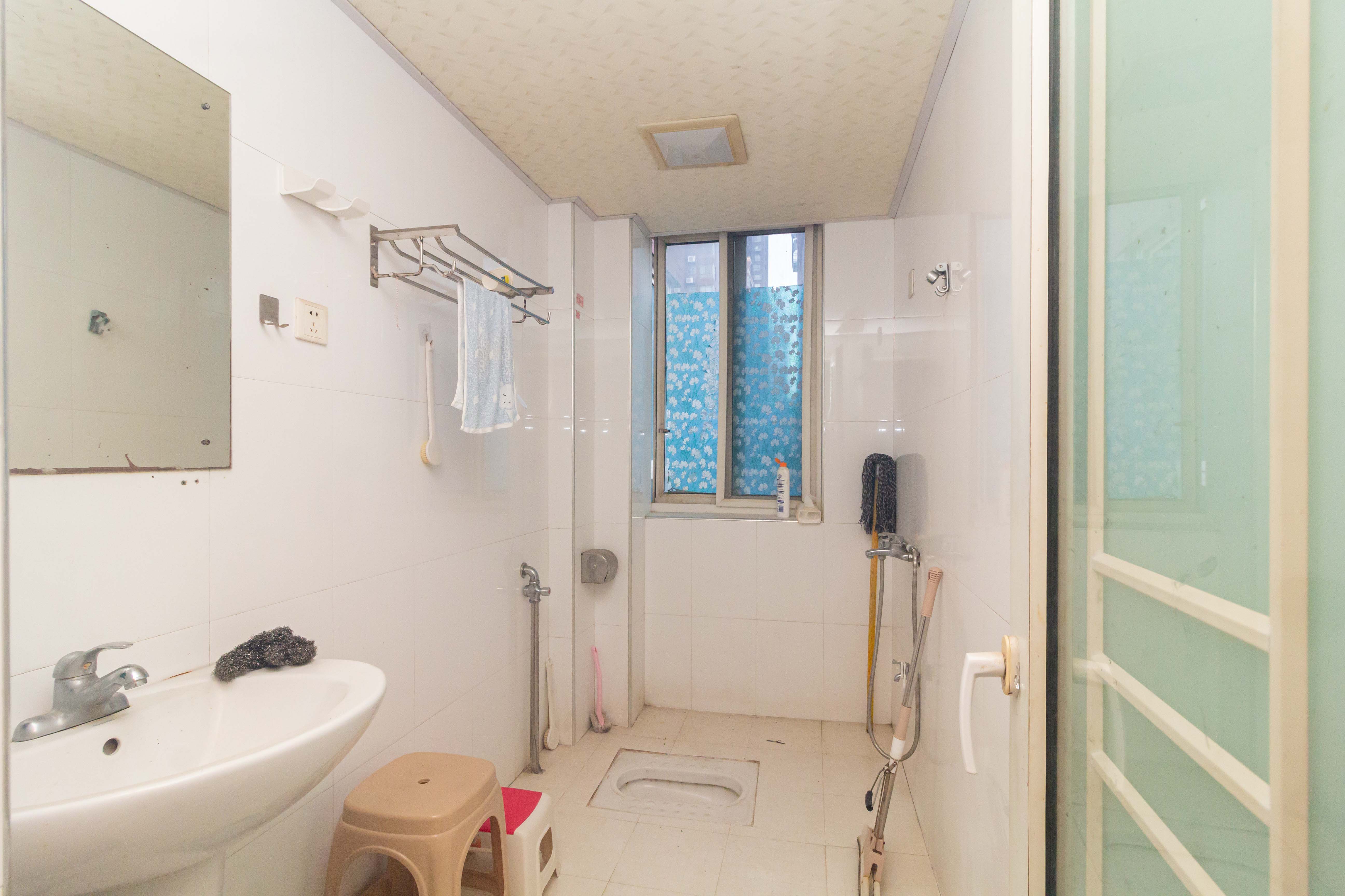 东城名苑  3室2厅2卫    66.8万 东城名苑  3室2厅2卫    66.8万卫生间