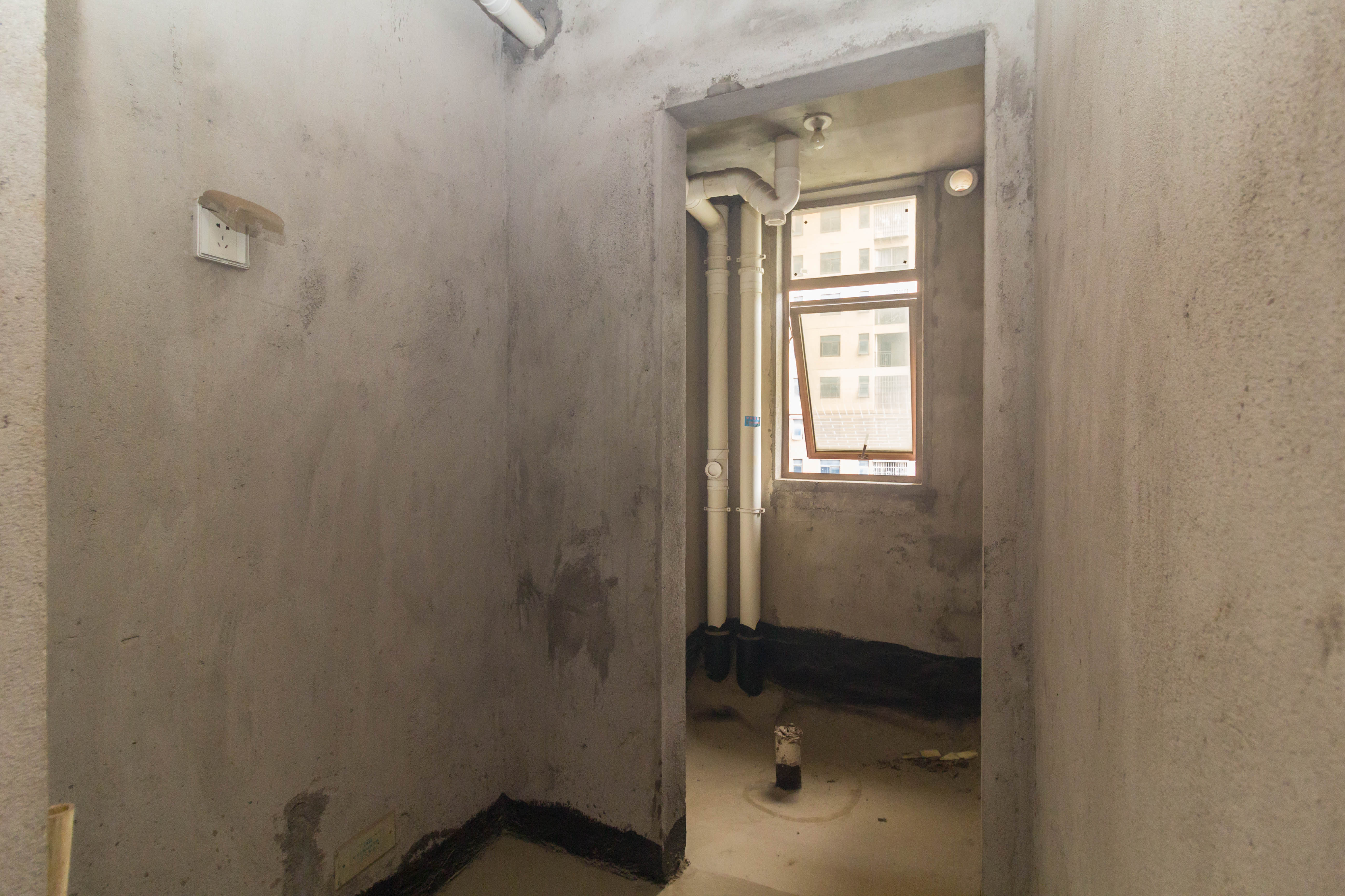 和泉嘉园  3室2厅2卫    84.0万 和泉嘉园  3室2厅2卫    84.0万其他