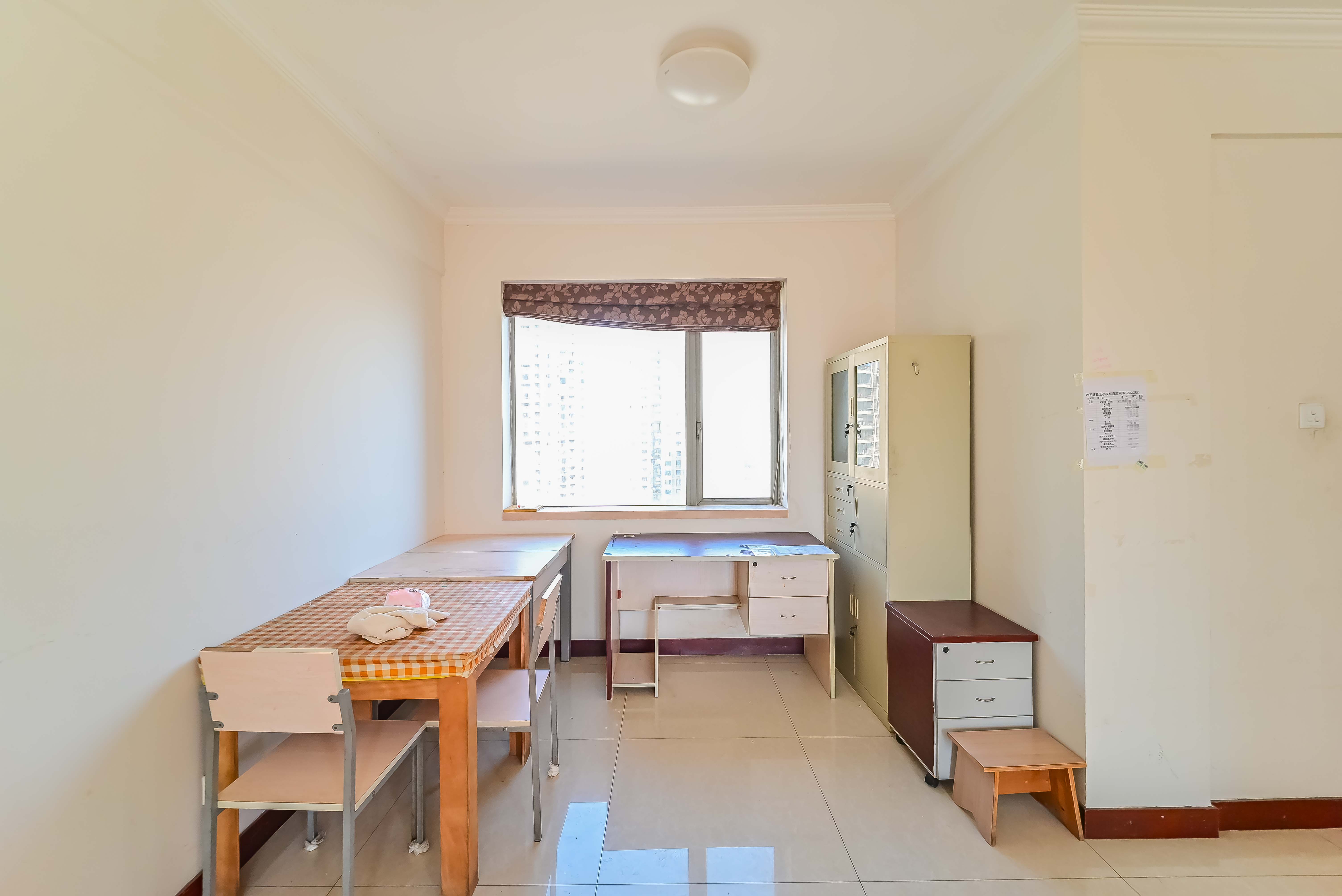 新城新世界一二三期 2室2厅1卫 95.0万 新城新世界一二三期 2室2厅1卫 95.0万客厅