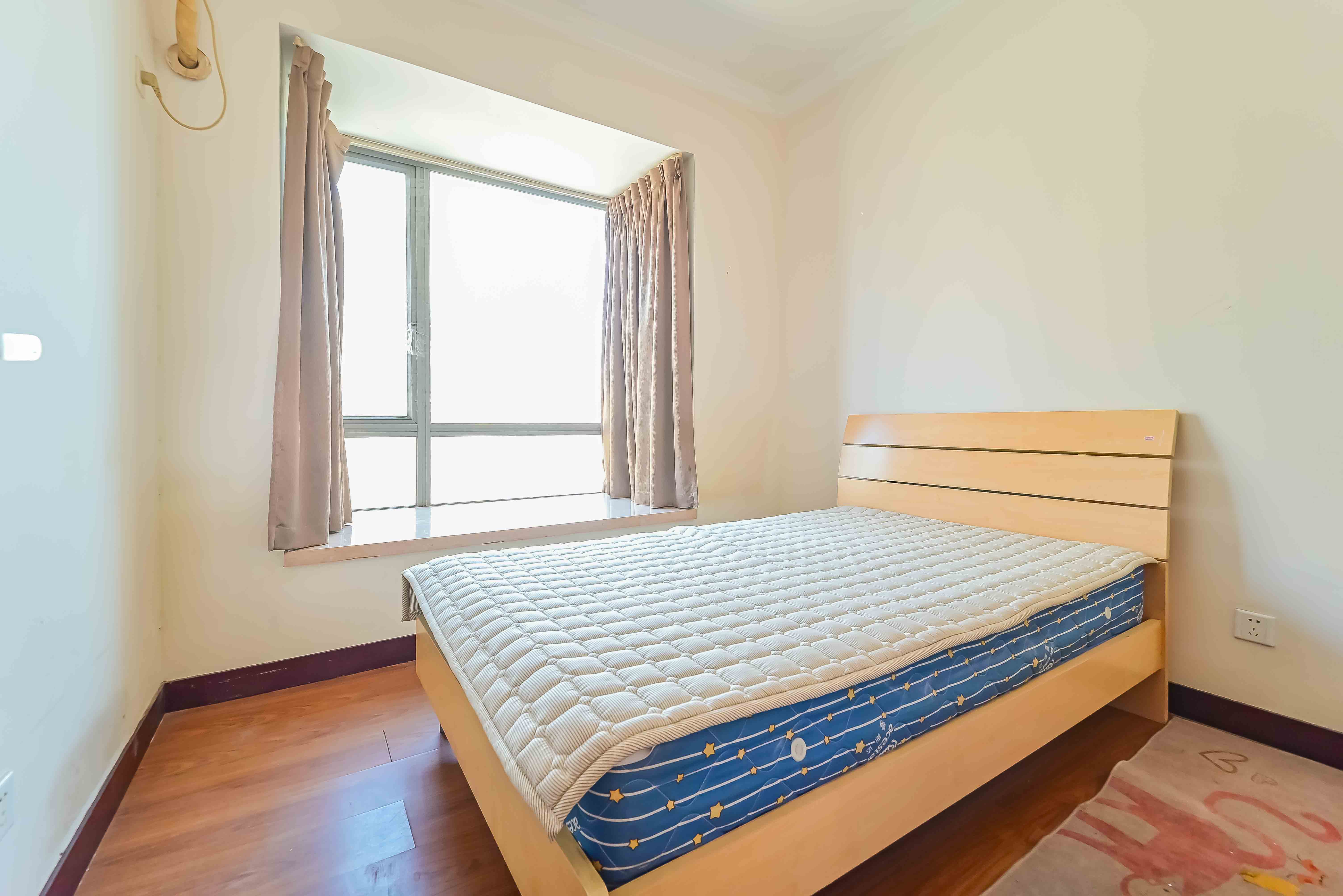 新城新世界一二三期 2室2厅1卫 95.0万 新城新世界一二三期 2室2厅1卫 95.0万卧室