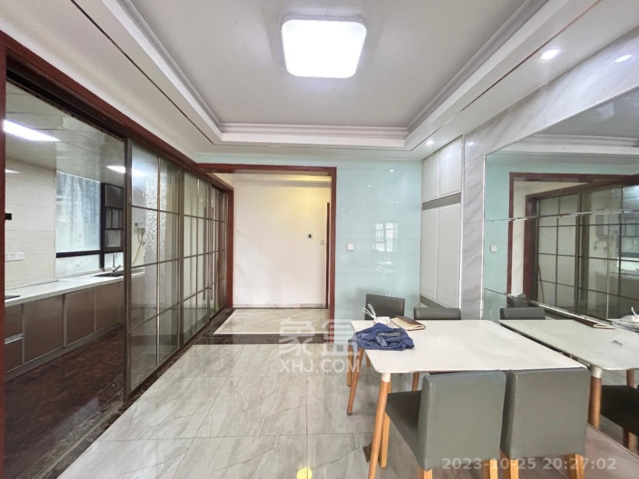 荣悦台 3室2厅1卫 3000.0元/月 荣悦台 3室2厅1卫 3000.0元/月室内图