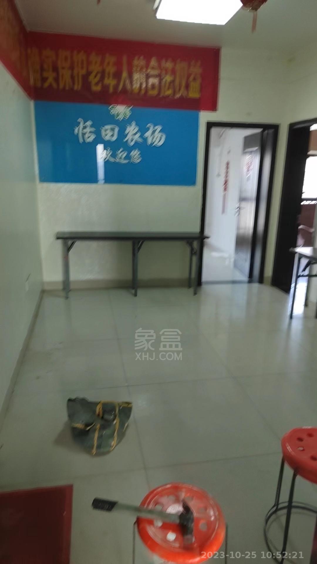 银泰财富广场  3室2厅2卫   2000.00元/月室内图