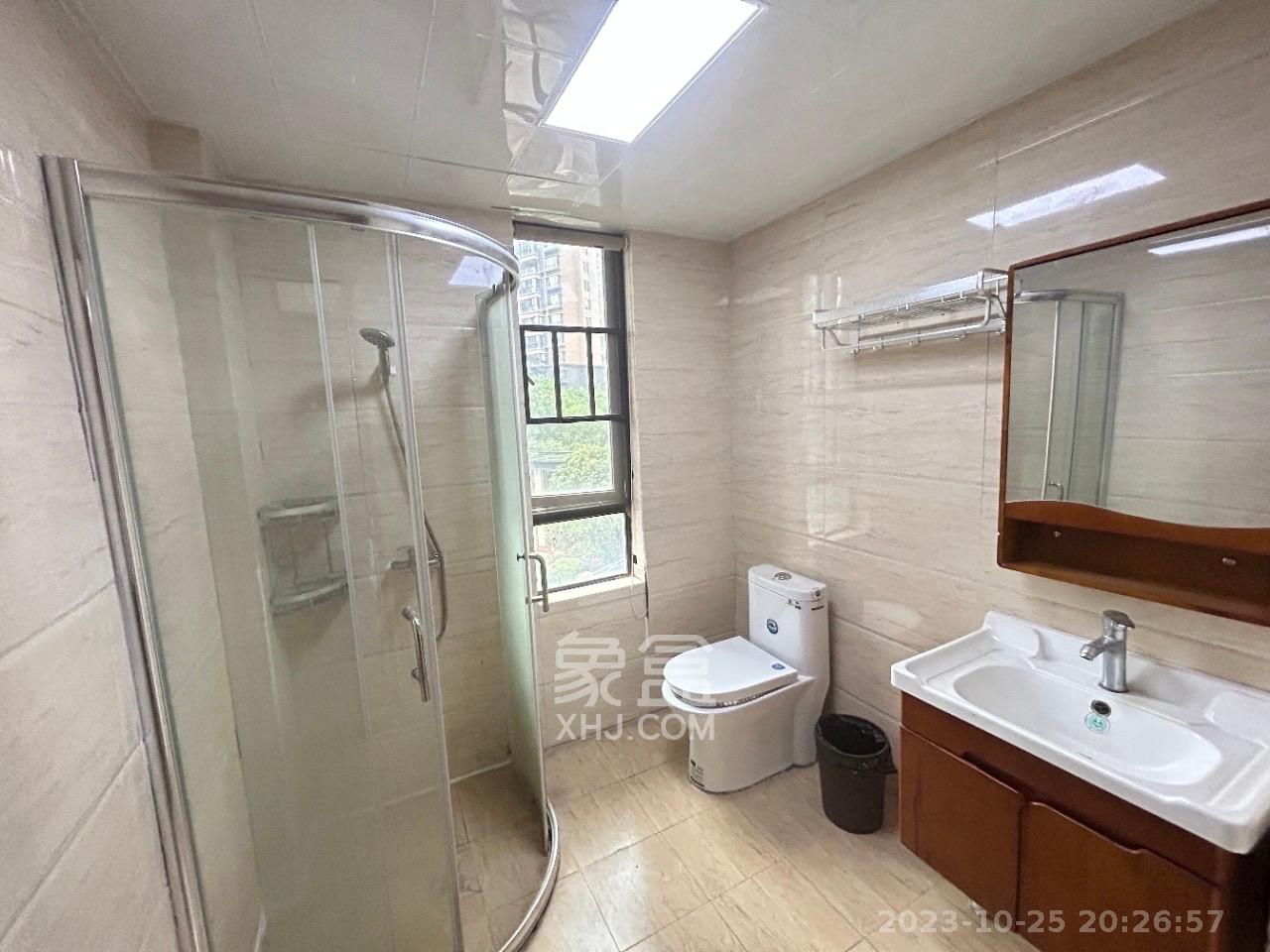 荣悦台 3室2厅1卫 3000.0元/月 荣悦台 3室2厅1卫 3000.0元/月室内图