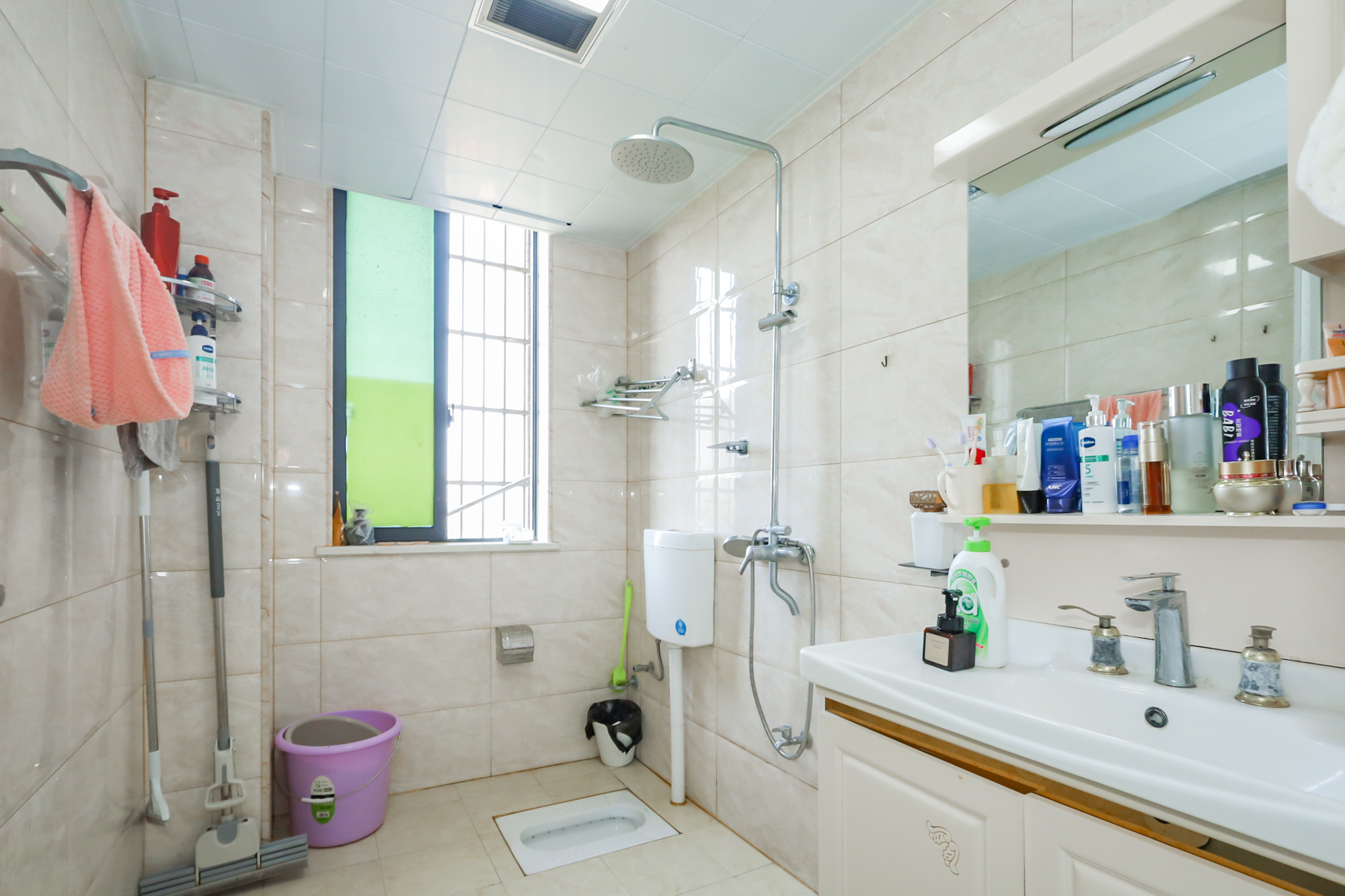 滨江海棠湾  3室2厅1卫    101.8万卫生间