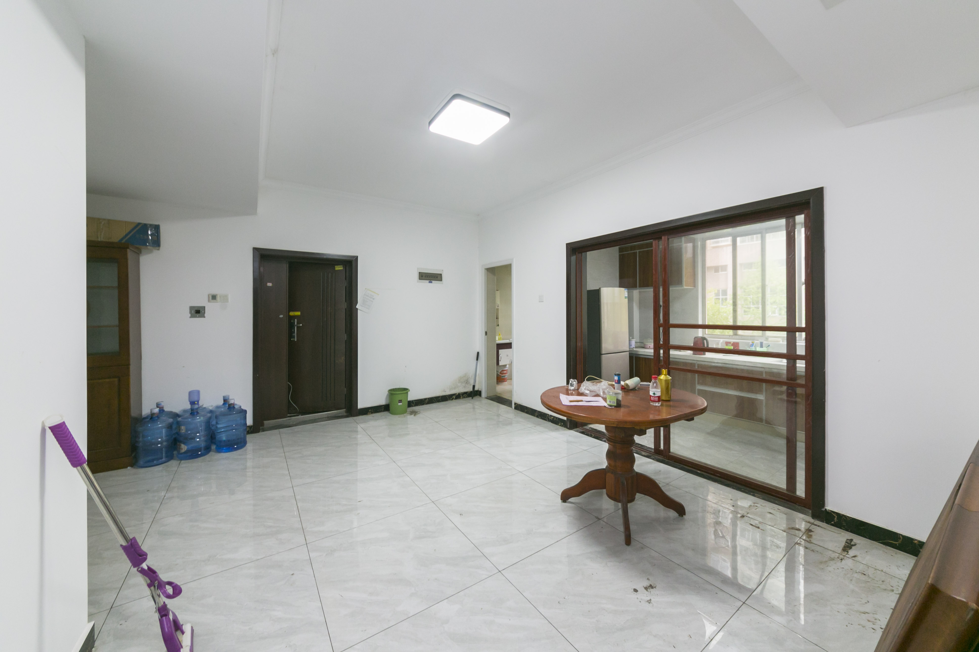 天一康园(湖南电力科技园)  4室2厅2卫    298.0万 天一康园(湖南电力科技园)  4室2厅2卫    298.0万客厅