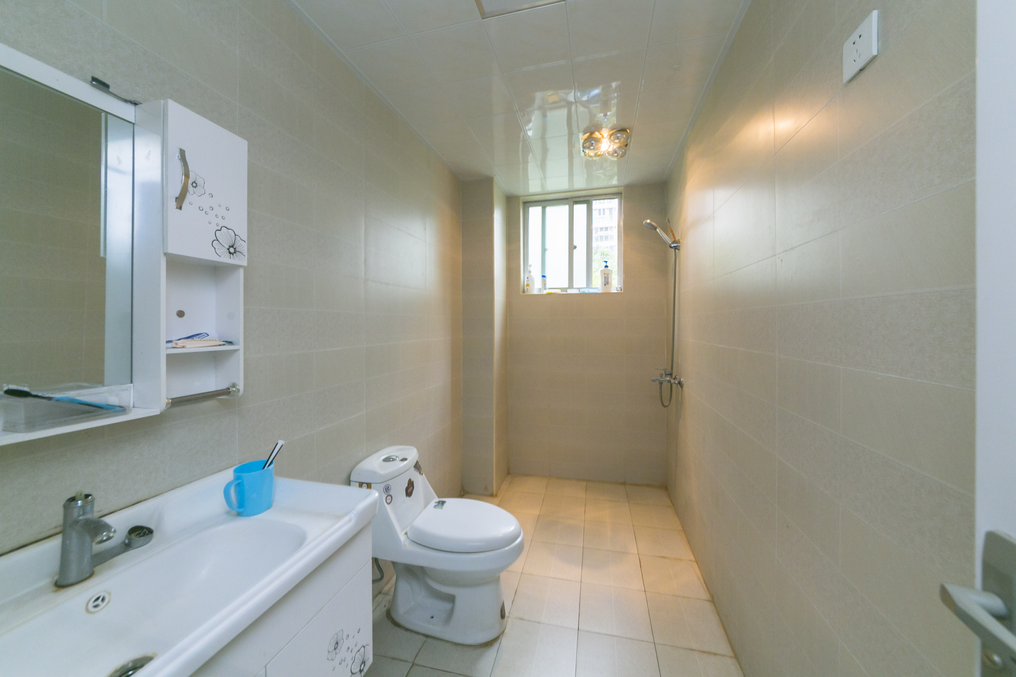 天一康园(湖南电力科技园)  4室2厅2卫    298.0万 天一康园(湖南电力科技园)  4室2厅2卫    298.0万卫生间