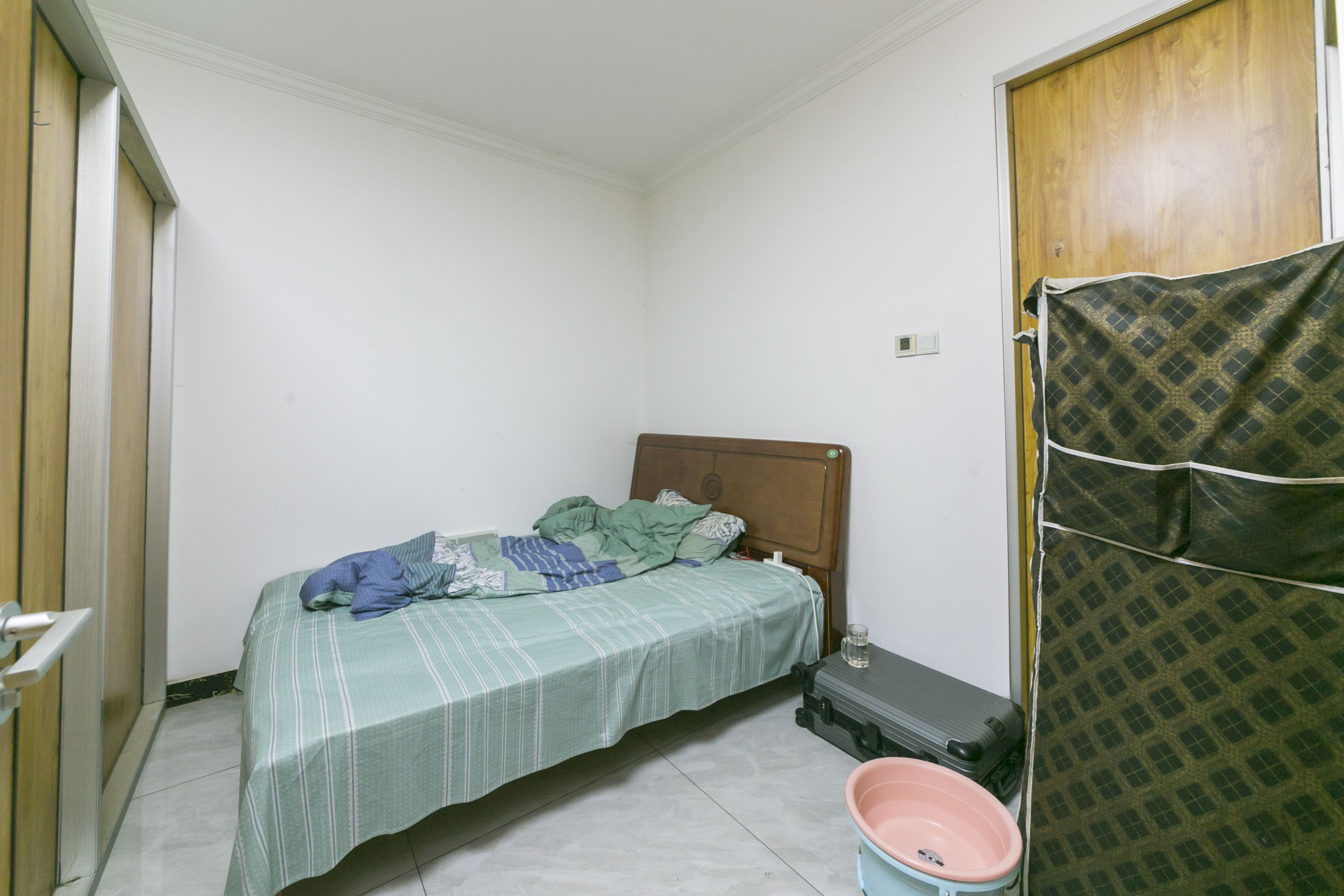 天一康园(湖南电力科技园)  4室2厅2卫    298.0万 天一康园(湖南电力科技园)  4室2厅2卫    298.0万卧室