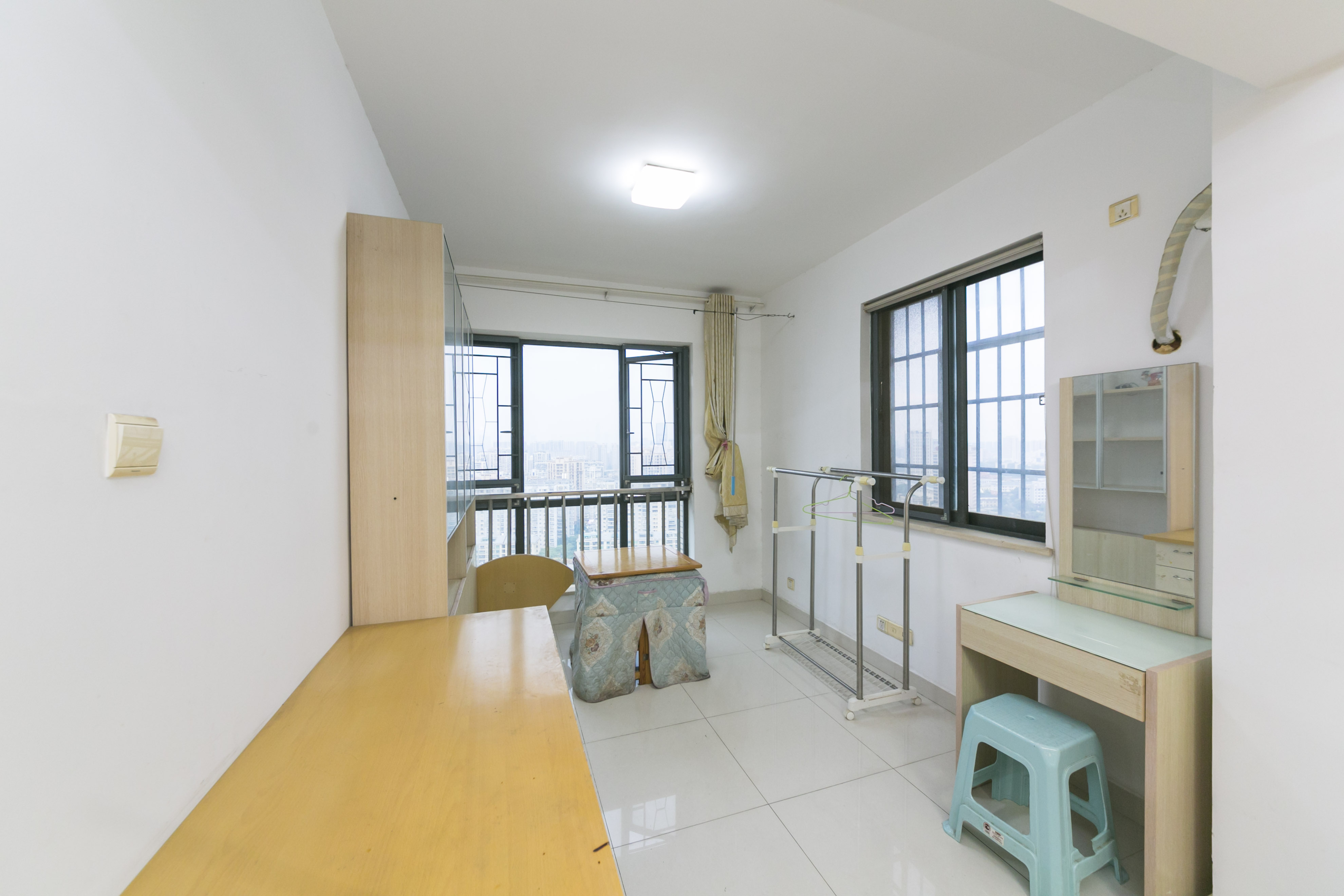 和庄  3室2厅1卫    59.8万卧室