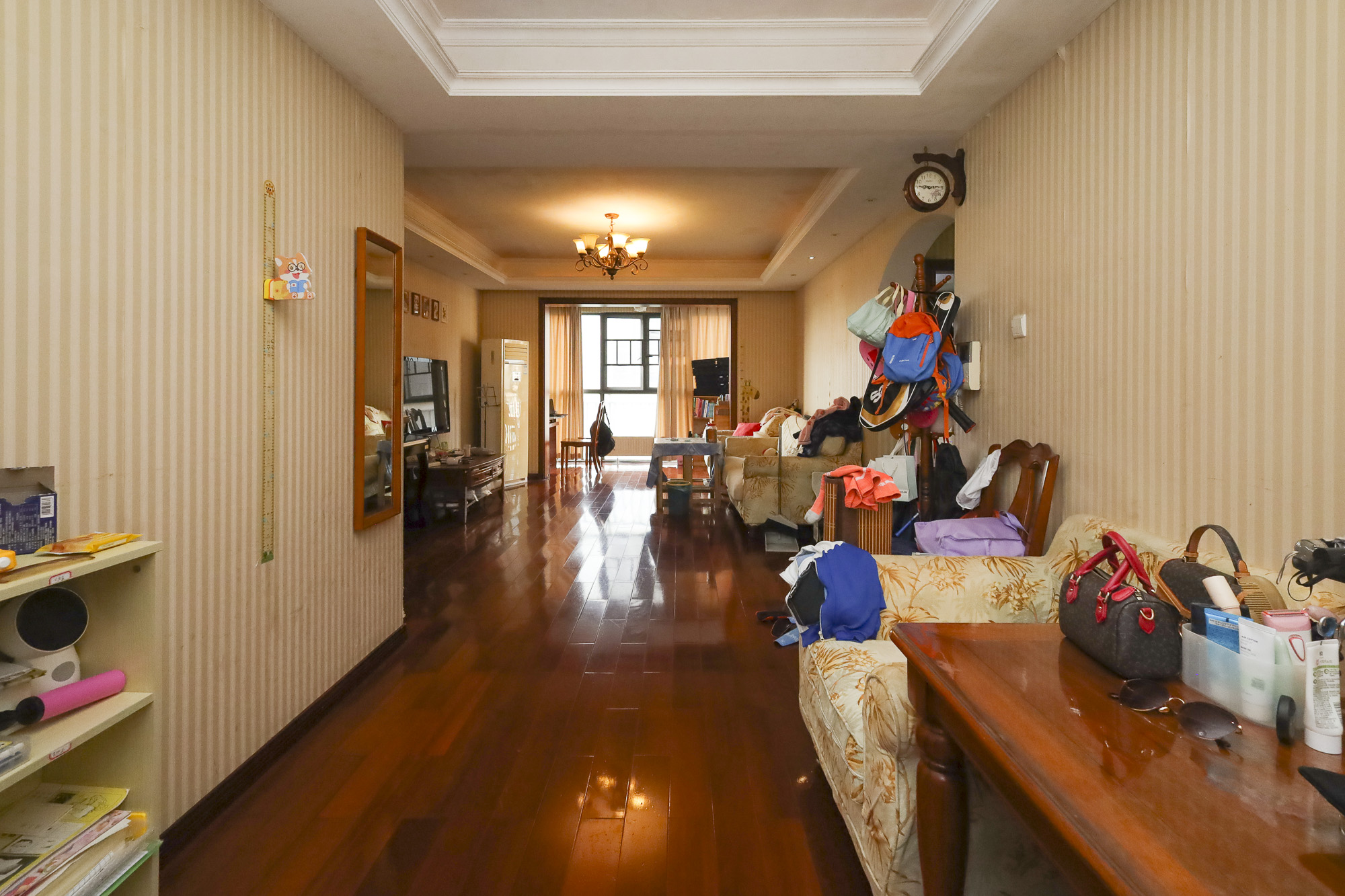 极目楚天  3室2厅2卫    116.0万 极目楚天  3室2厅2卫    116.0万客厅