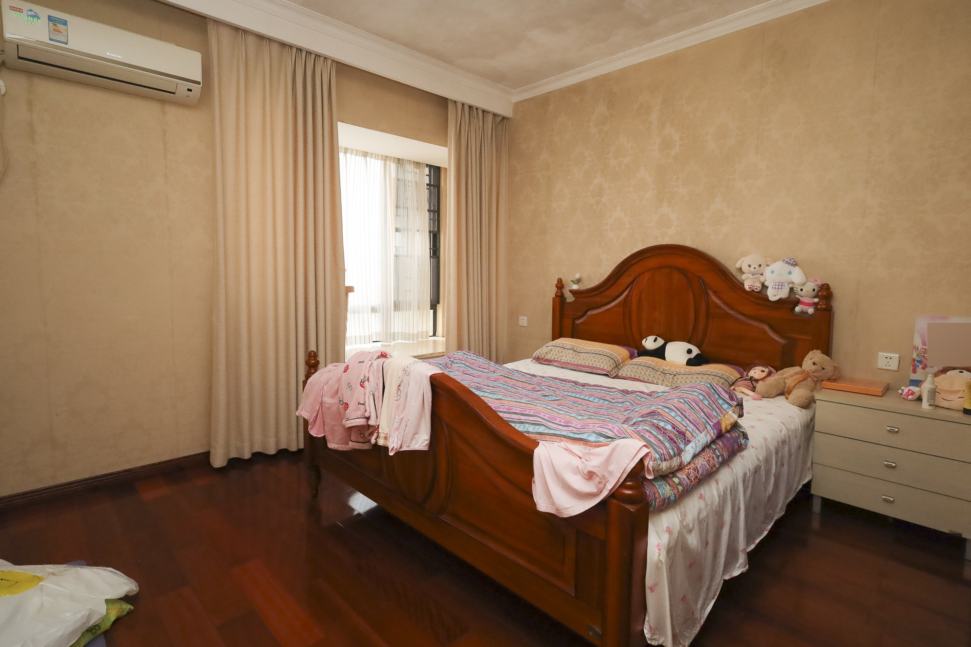 极目楚天  3室2厅2卫    116.0万 极目楚天  3室2厅2卫    116.0万卧室