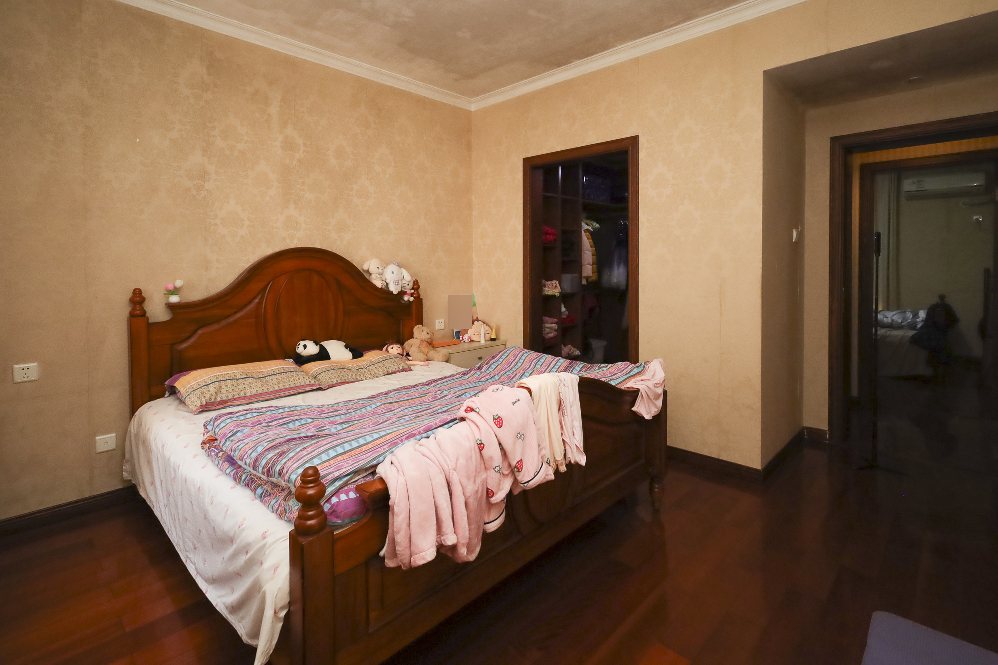 极目楚天  3室2厅2卫    116.0万 极目楚天  3室2厅2卫    116.0万卧室