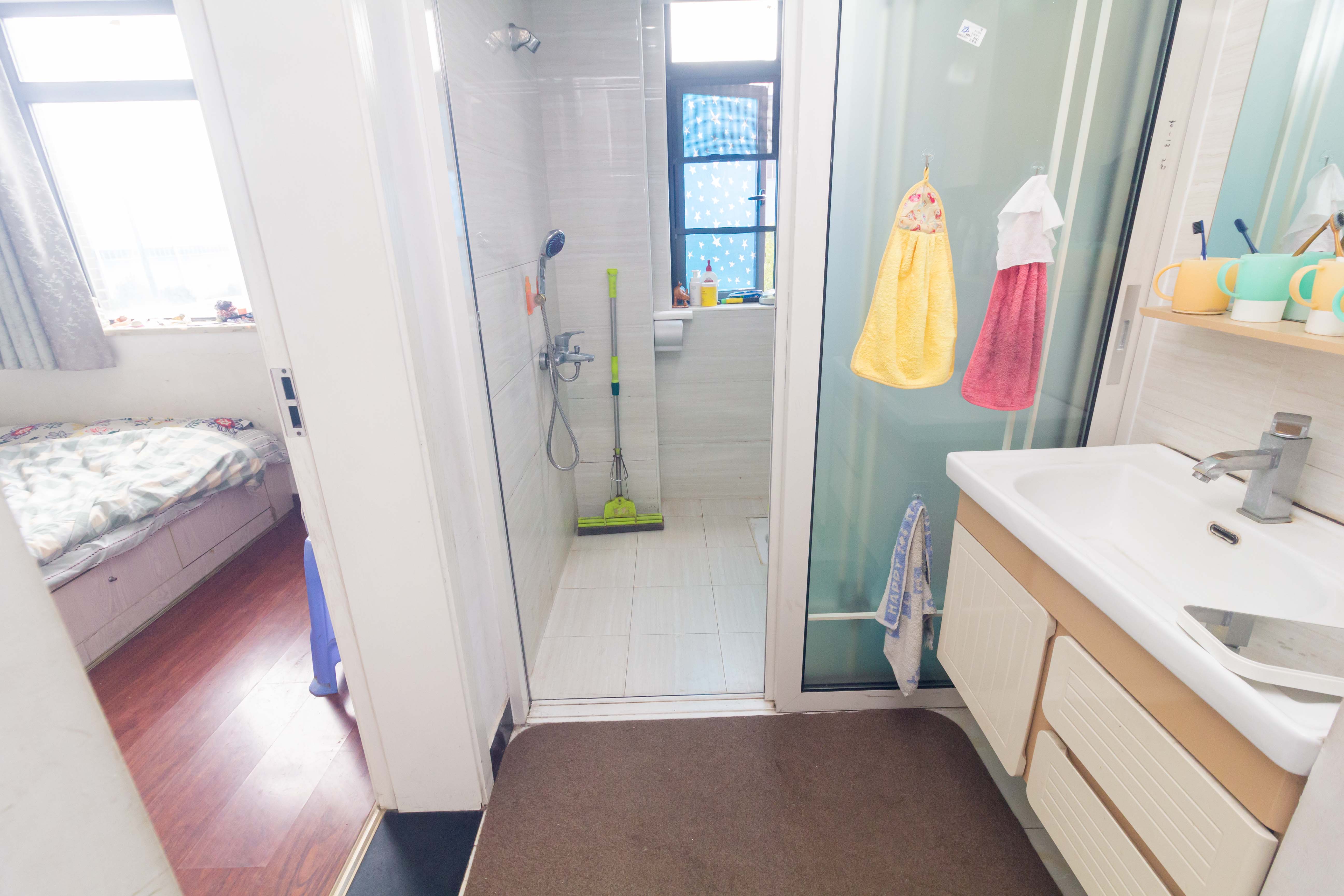 中国铁建国际城二期 3室2厅1卫 53.8万 中国铁建国际城二期 3室2厅1卫 53.8万卫生间