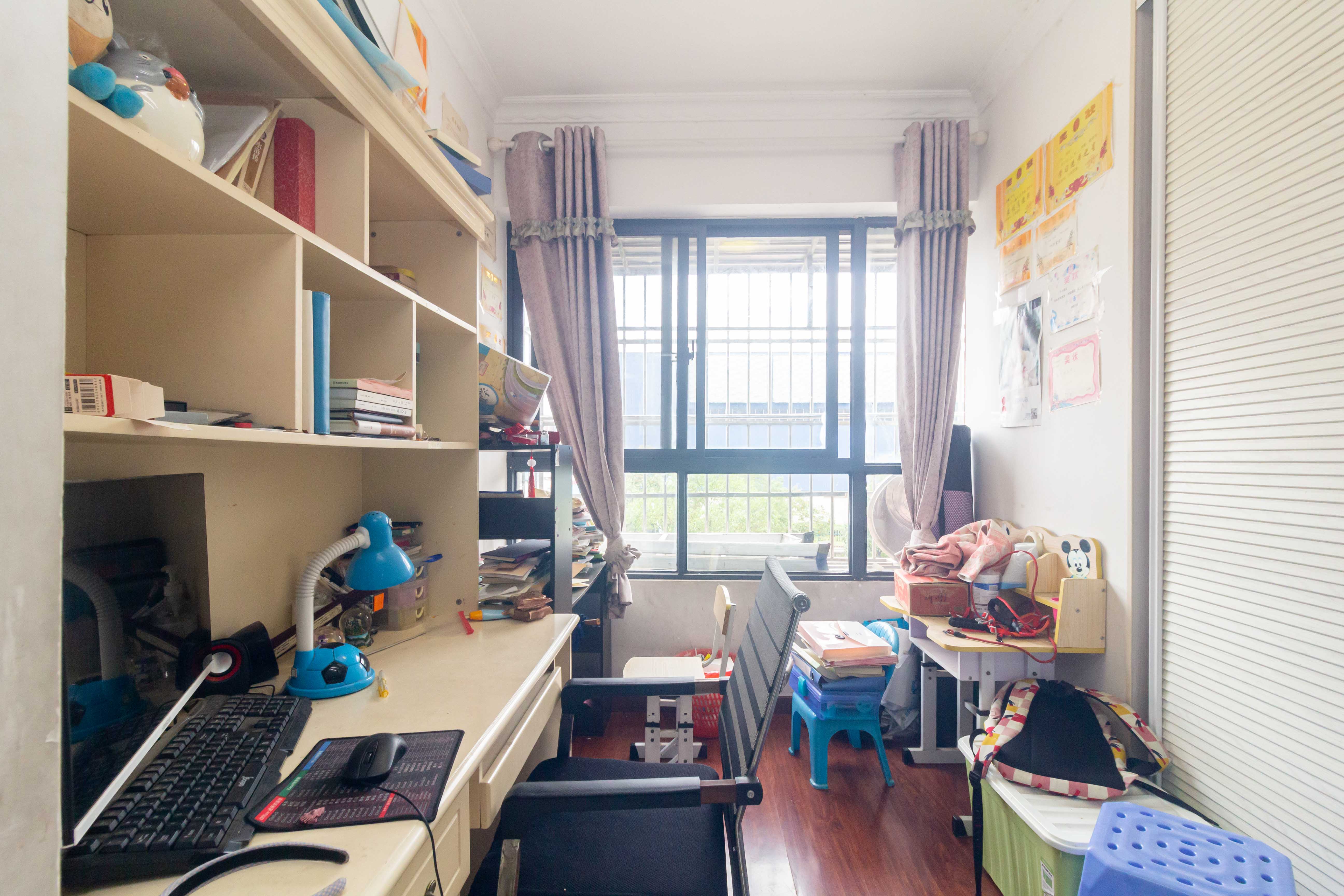 中国铁建国际城二期 3室2厅1卫 53.8万 中国铁建国际城二期 3室2厅1卫 53.8万卧室