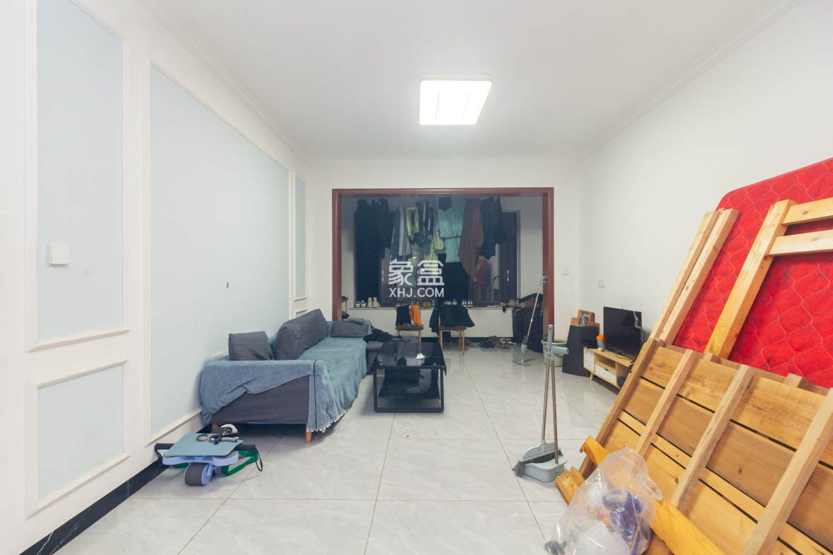 财汇新天地(财汇商务广场) 4室2厅2卫 74.2万 财汇新天地(财汇商务广场) 4室2厅2卫 74.2万客厅