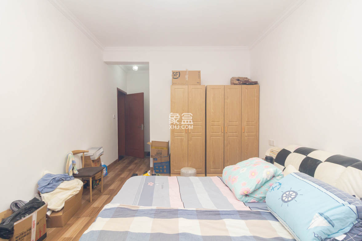 财汇新天地(财汇商务广场) 4室2厅2卫 74.2万 财汇新天地(财汇商务广场) 4室2厅2卫 74.2万卧室