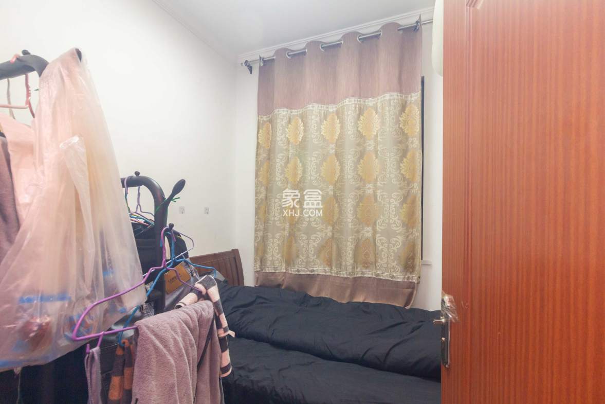 财汇新天地(财汇商务广场) 4室2厅2卫 74.2万 财汇新天地(财汇商务广场) 4室2厅2卫 74.2万卧室