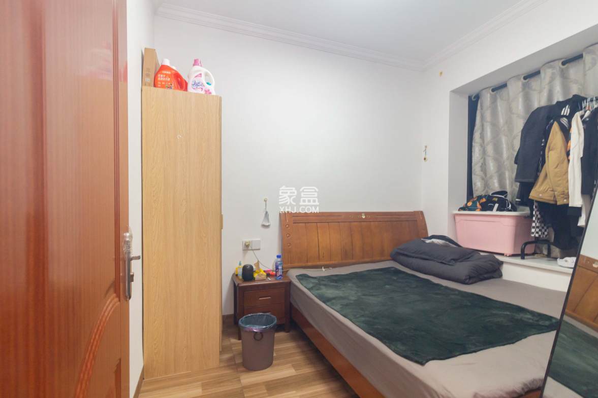 财汇新天地(财汇商务广场) 4室2厅2卫 74.2万 财汇新天地(财汇商务广场) 4室2厅2卫 74.2万卧室