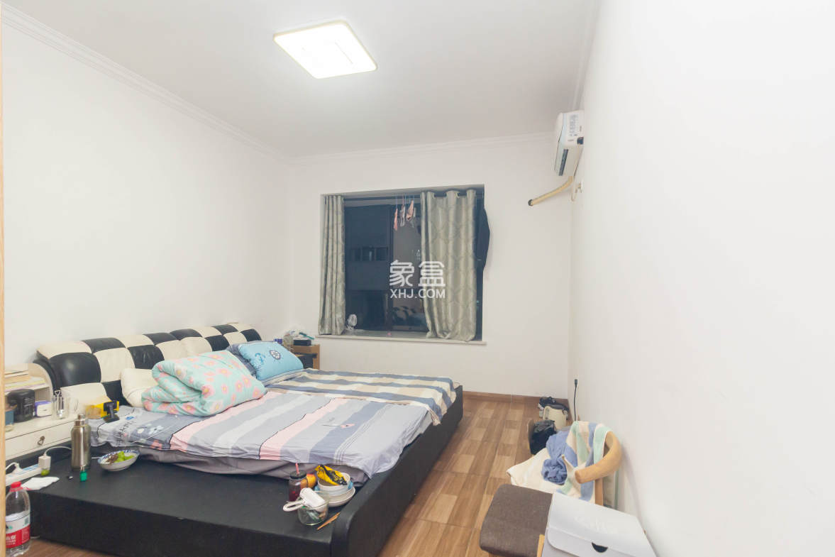 财汇新天地(财汇商务广场) 4室2厅2卫 74.2万 财汇新天地(财汇商务广场) 4室2厅2卫 74.2万卧室