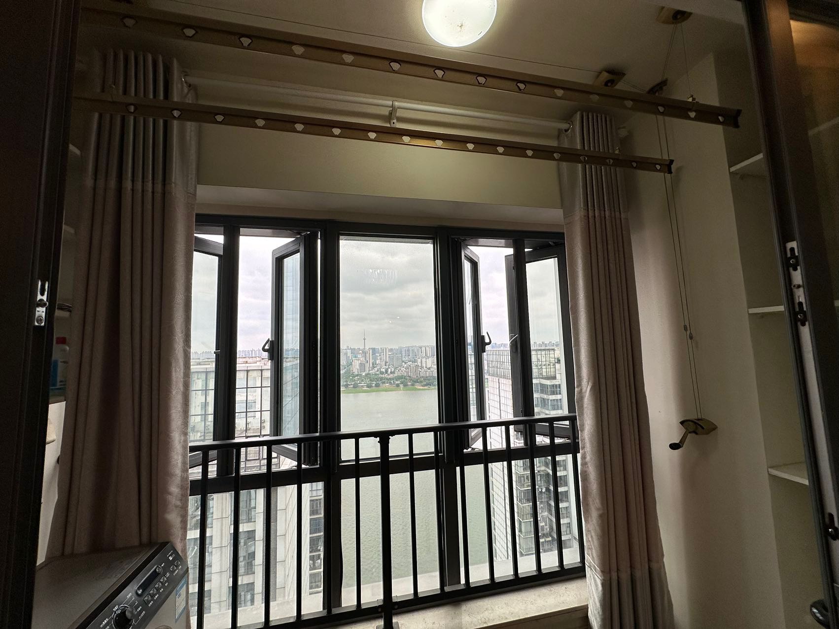 大汉希尔顿 1室1厅1卫 37.0万 大汉希尔顿 1室1厅1卫 37.0万室内图