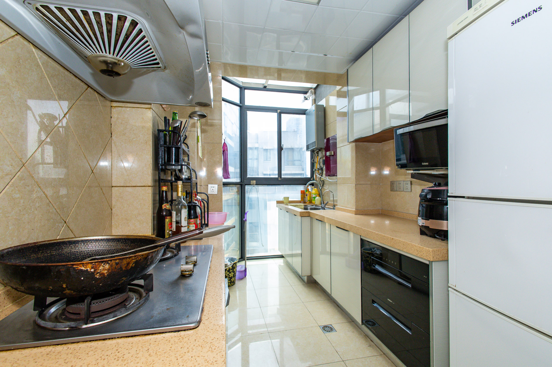 恒基凯旋门一二期 3室2厅2卫 109.0万 恒基凯旋门一二期 3室2厅2卫 109.0万厨房