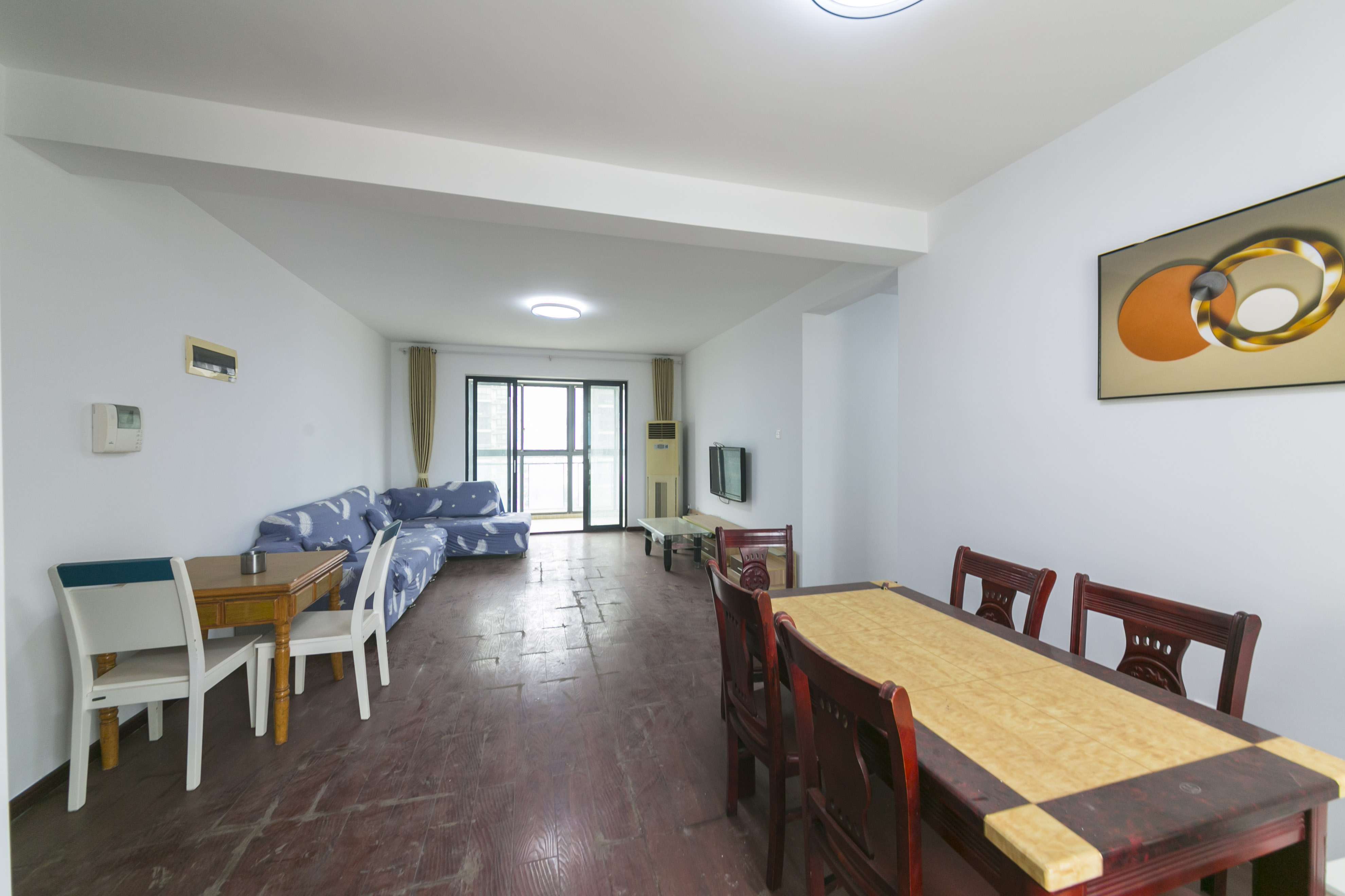 钱隆学府一、二期 4室2厅2卫 156.0万 钱隆学府一、二期 4室2厅2卫 156.0万客厅