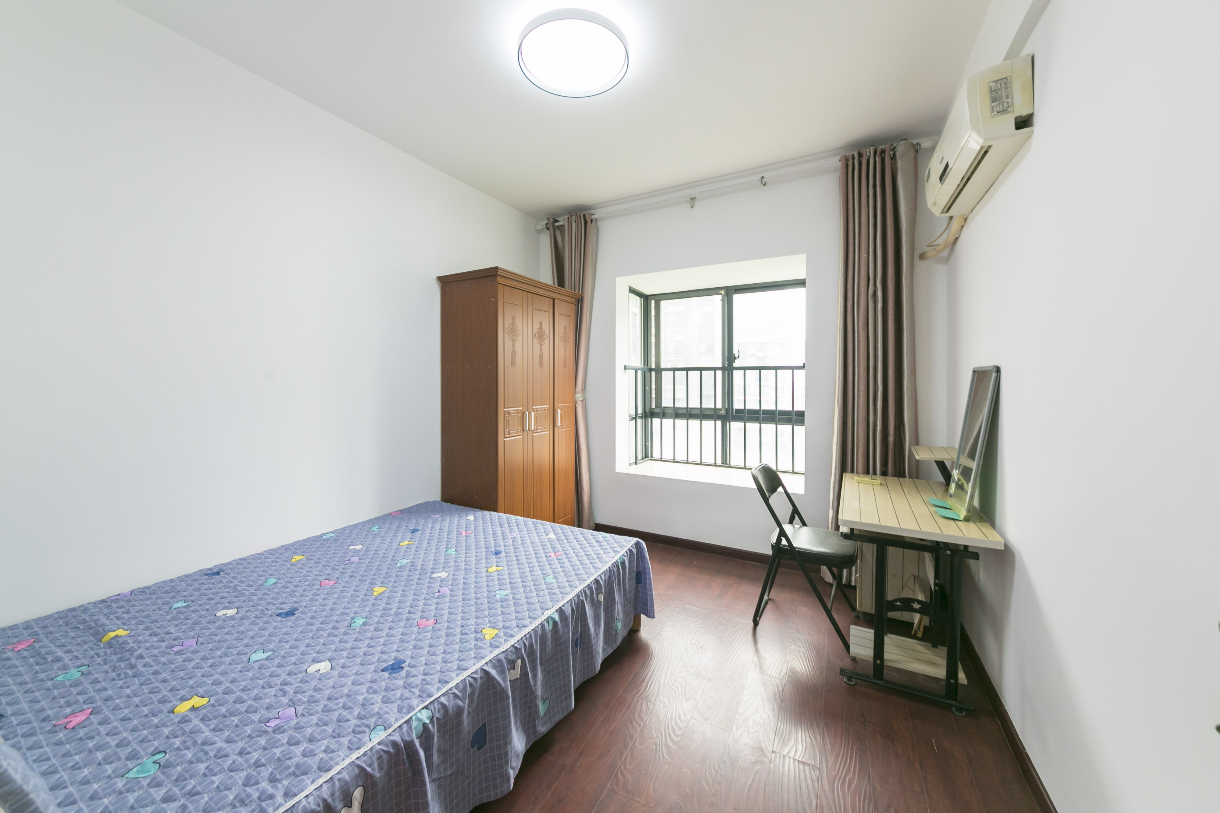 钱隆学府一、二期 4室2厅2卫 156.0万 钱隆学府一、二期 4室2厅2卫 156.0万卧室