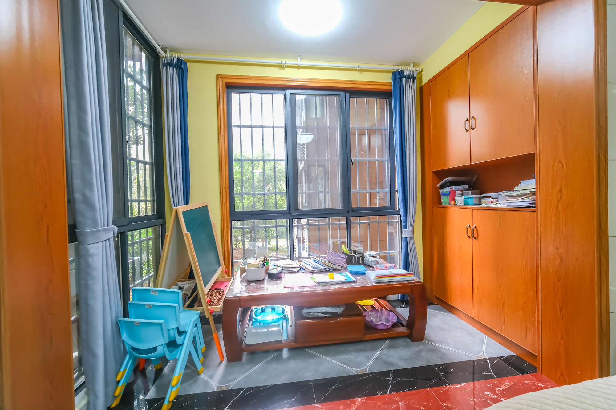 荣盛花语城  4室2厅2卫    100.8万阳台