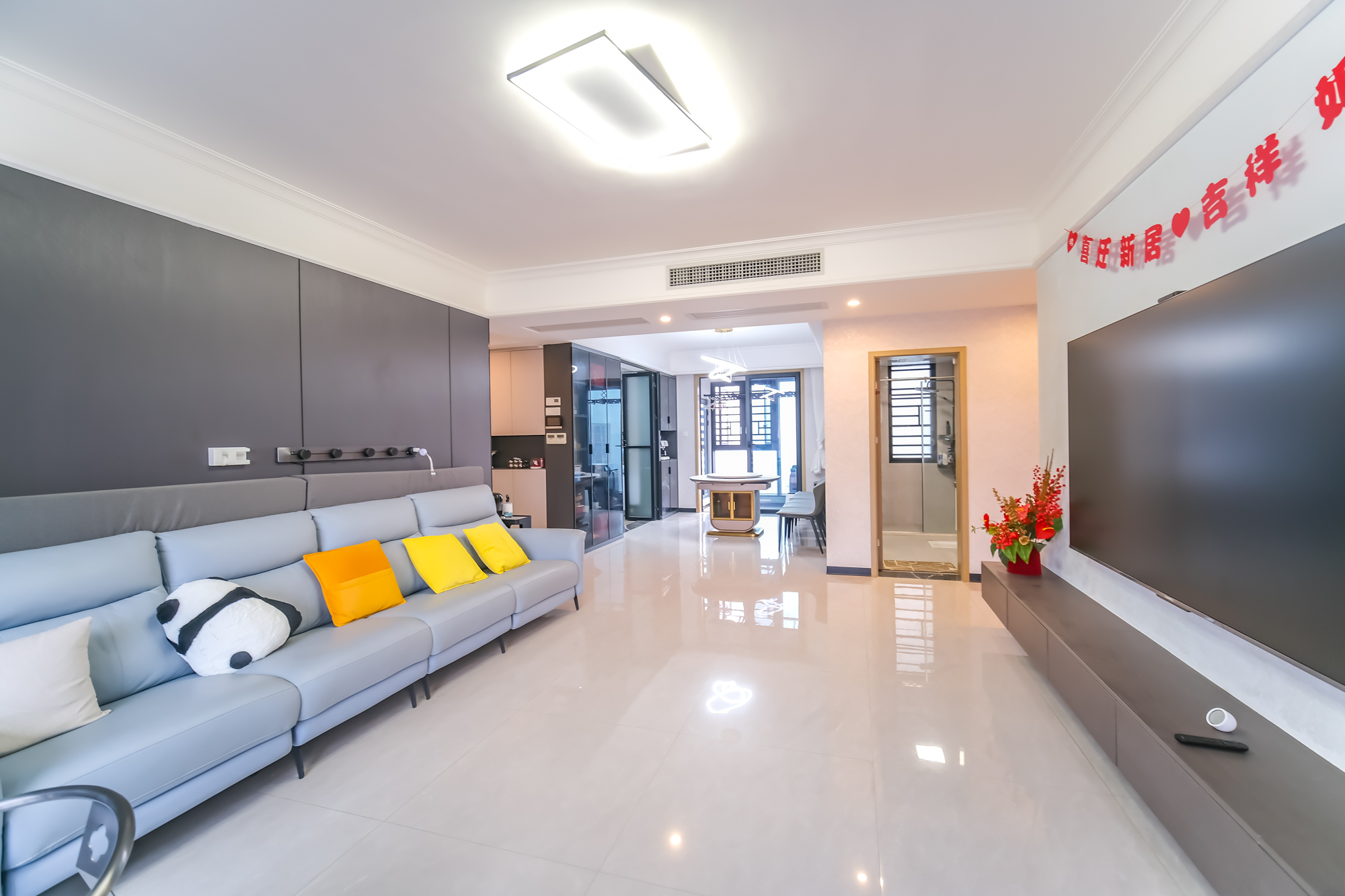 运达锦绣广场  4室2厅2卫    210.0万 运达锦绣广场  4室2厅2卫    210.0万客厅