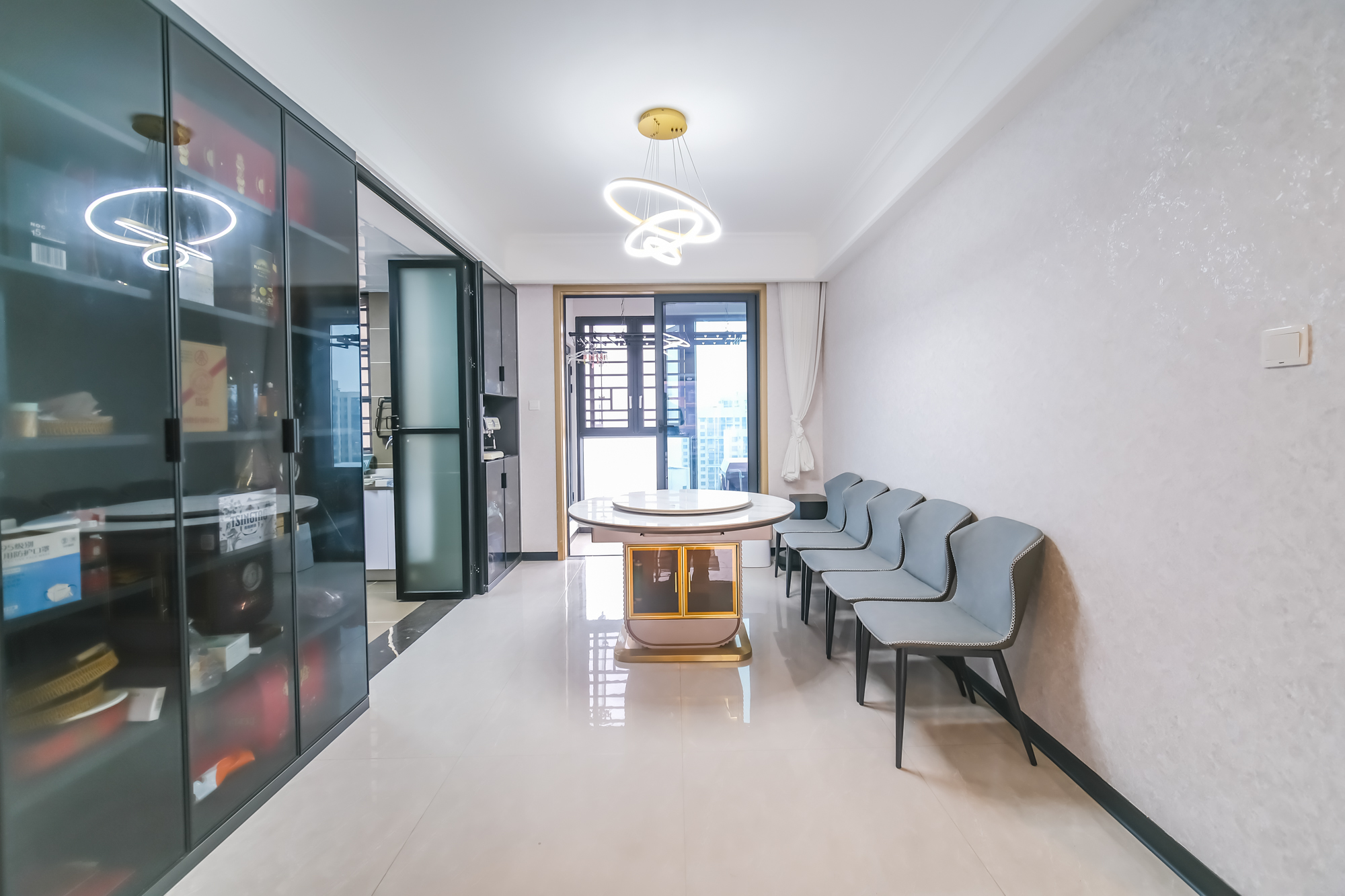 运达锦绣广场  4室2厅2卫    210.0万 运达锦绣广场  4室2厅2卫    210.0万客厅