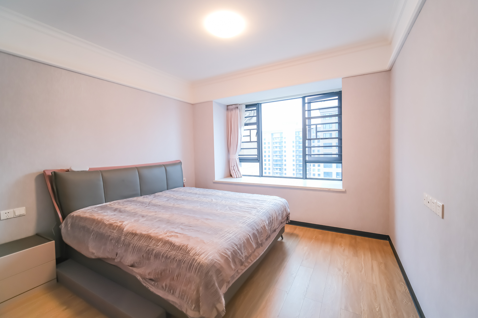 运达锦绣广场  4室2厅2卫    210.0万 运达锦绣广场  4室2厅2卫    210.0万卧室