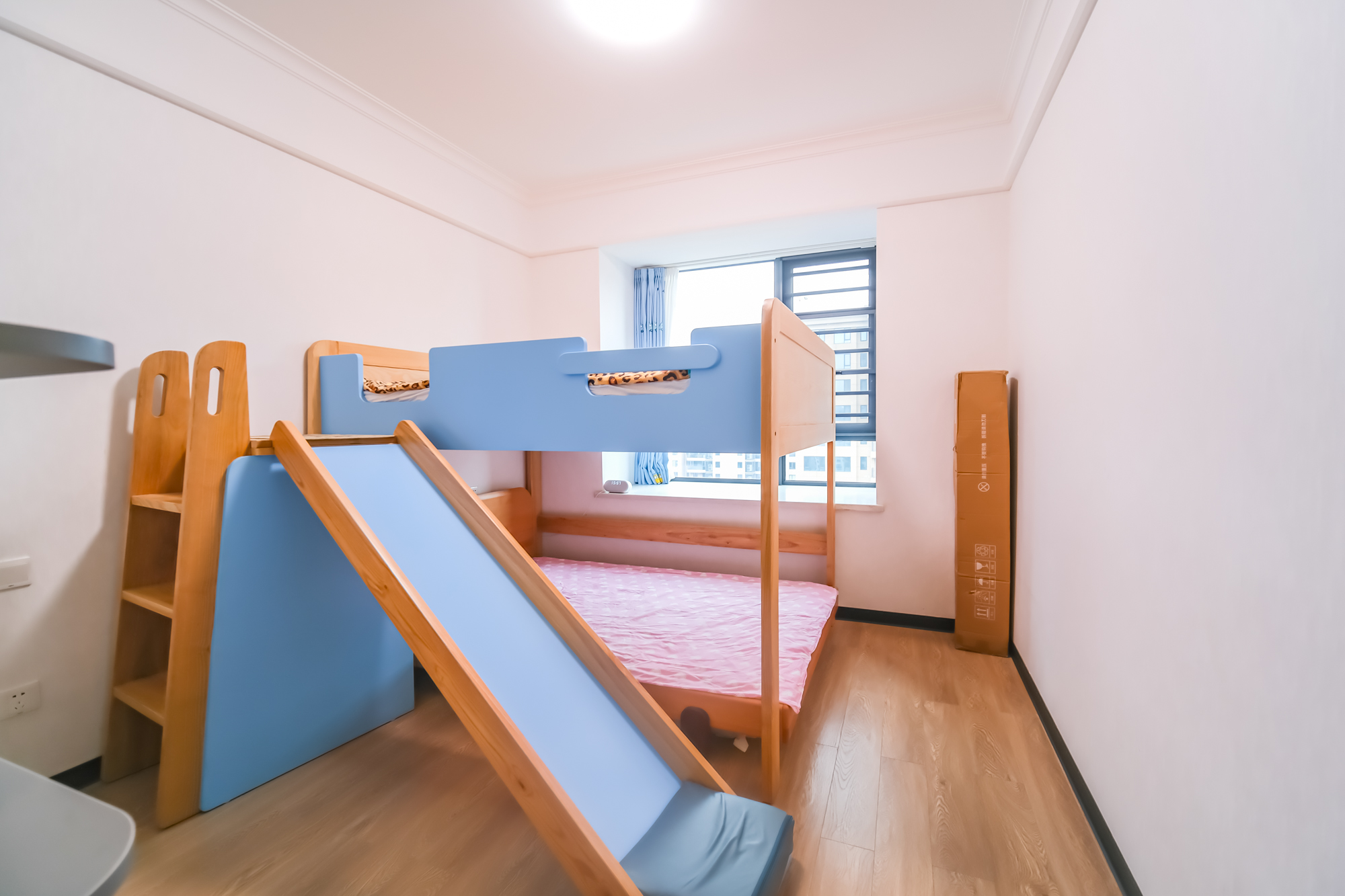 运达锦绣广场  4室2厅2卫    210.0万 运达锦绣广场  4室2厅2卫    210.0万卧室