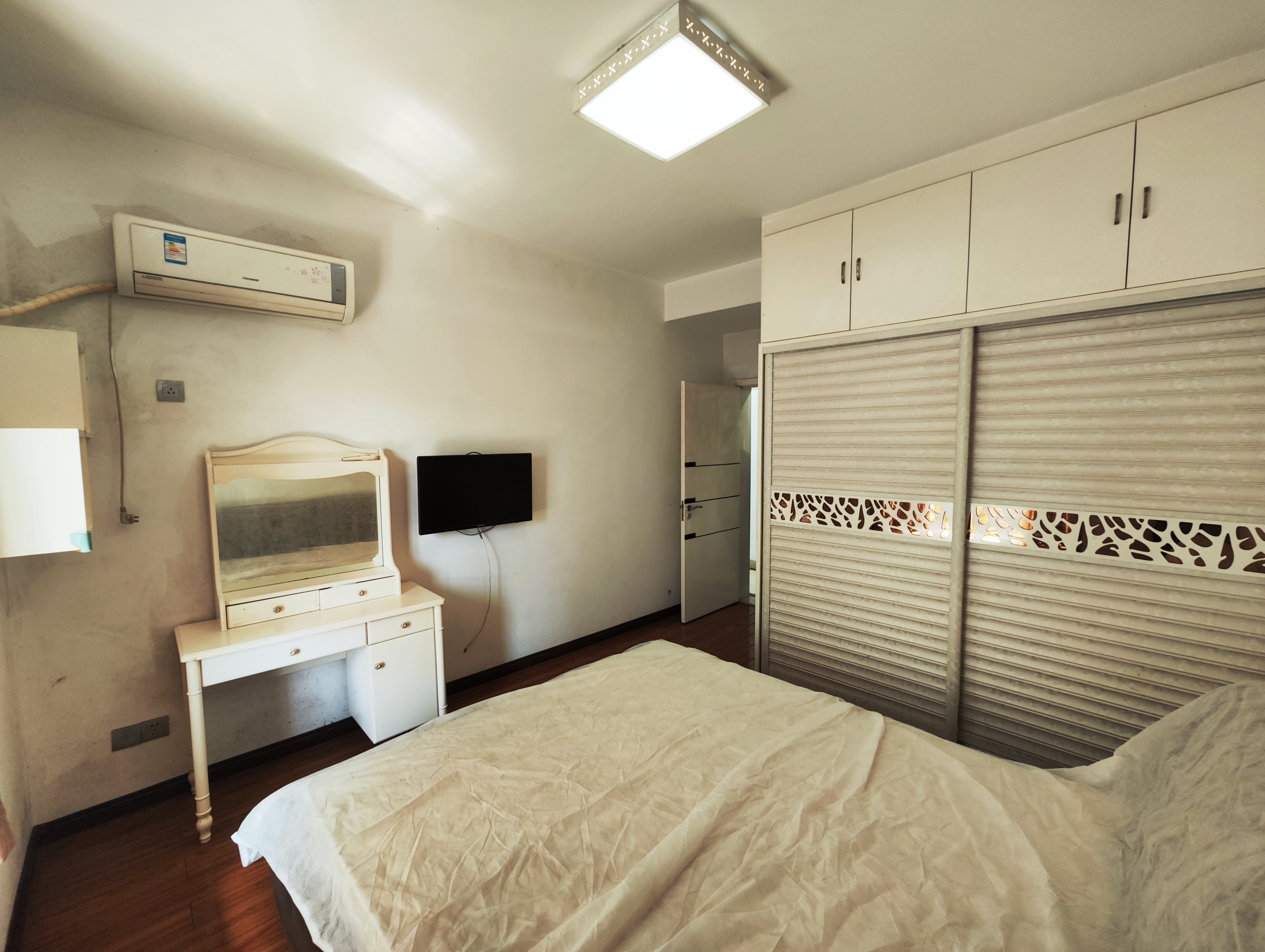 香草园二期春晓  2室2厅1卫    55.0万 香草园二期春晓  2室2厅1卫    55.0万室内图