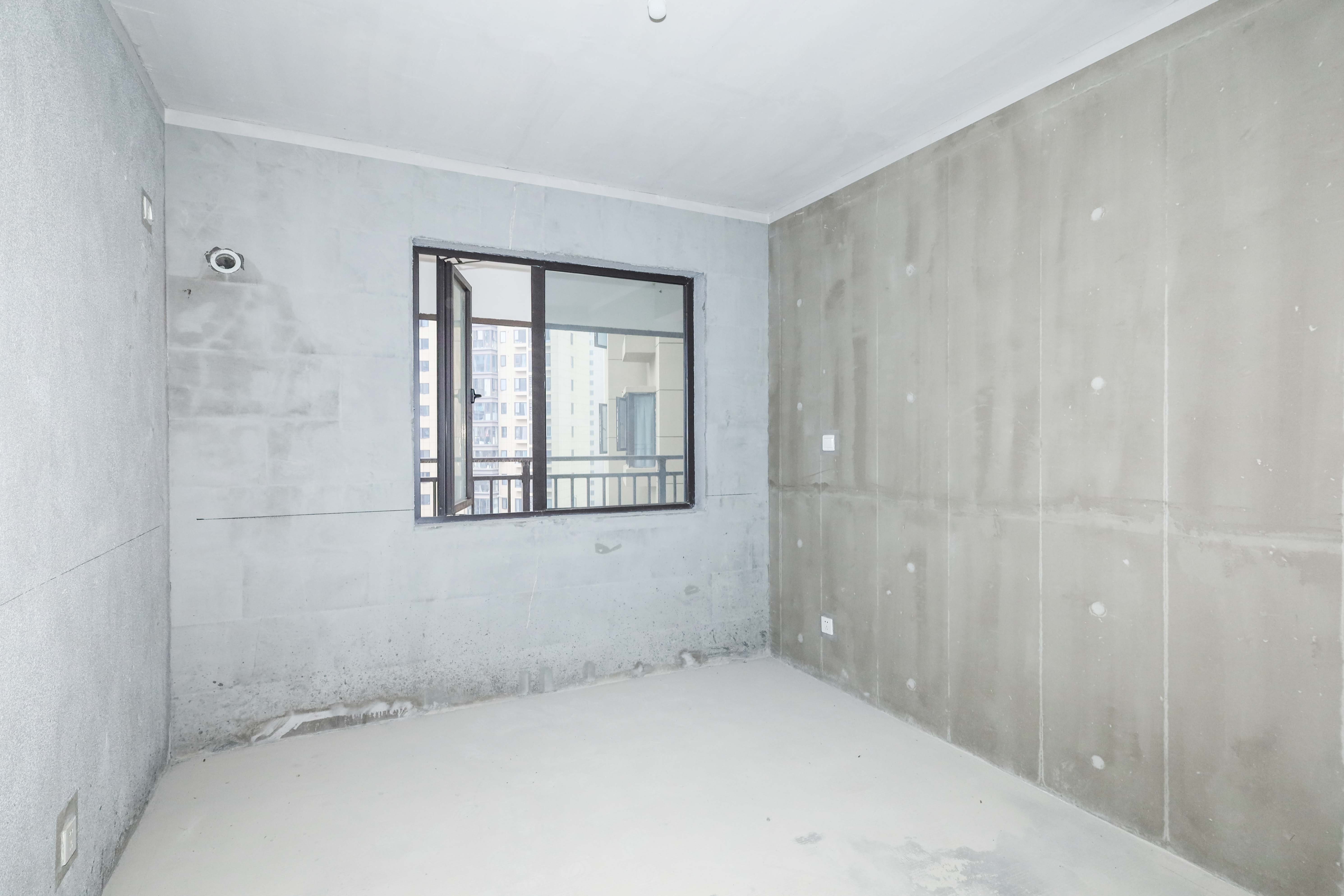 中国铁建梅溪青秀三期  4室2厅2卫   209.50万卧室