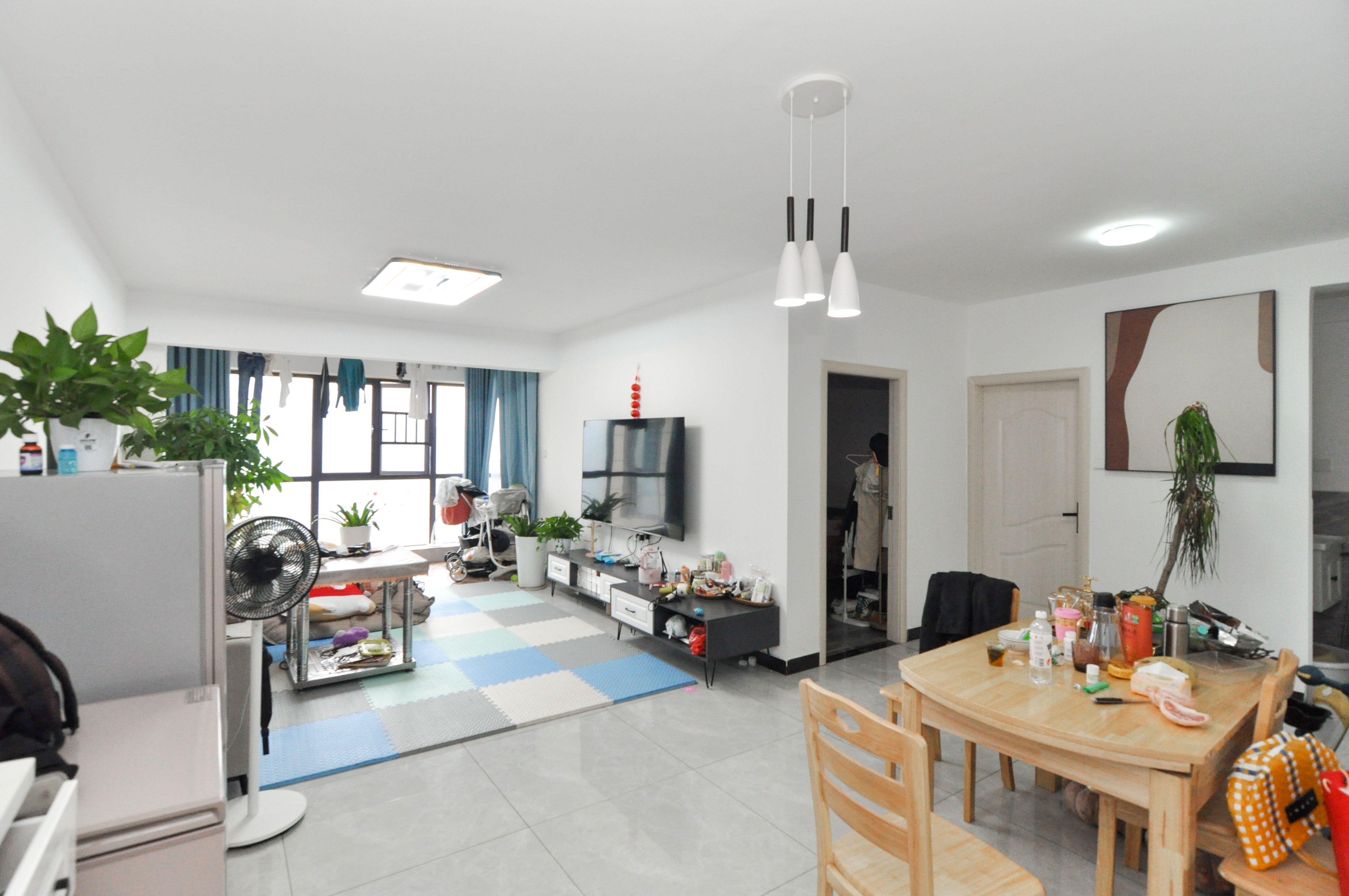 梅溪正荣府  4室2厅2卫    175.0万客厅