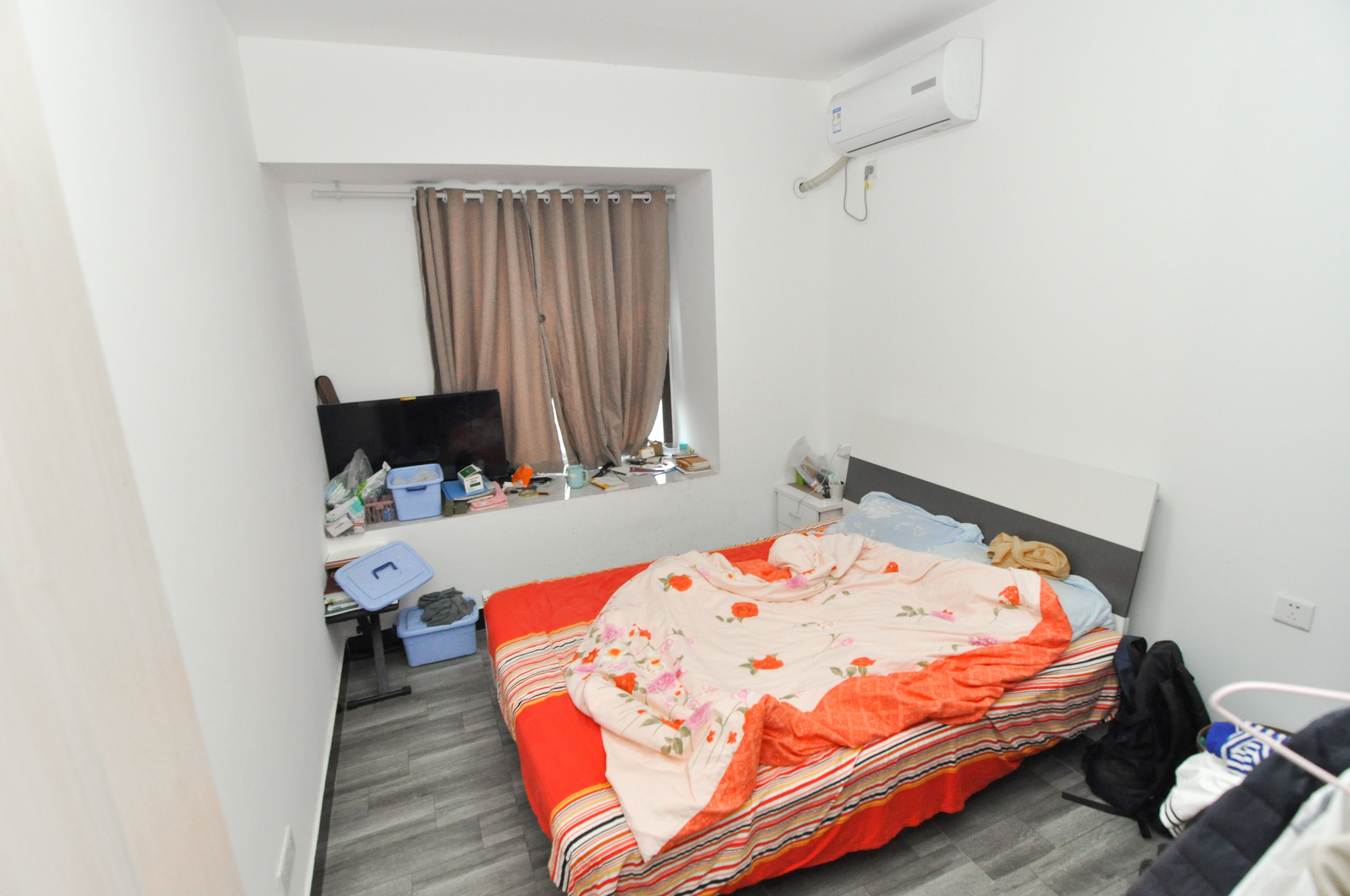 梅溪正荣府  4室2厅2卫    175.0万卧室