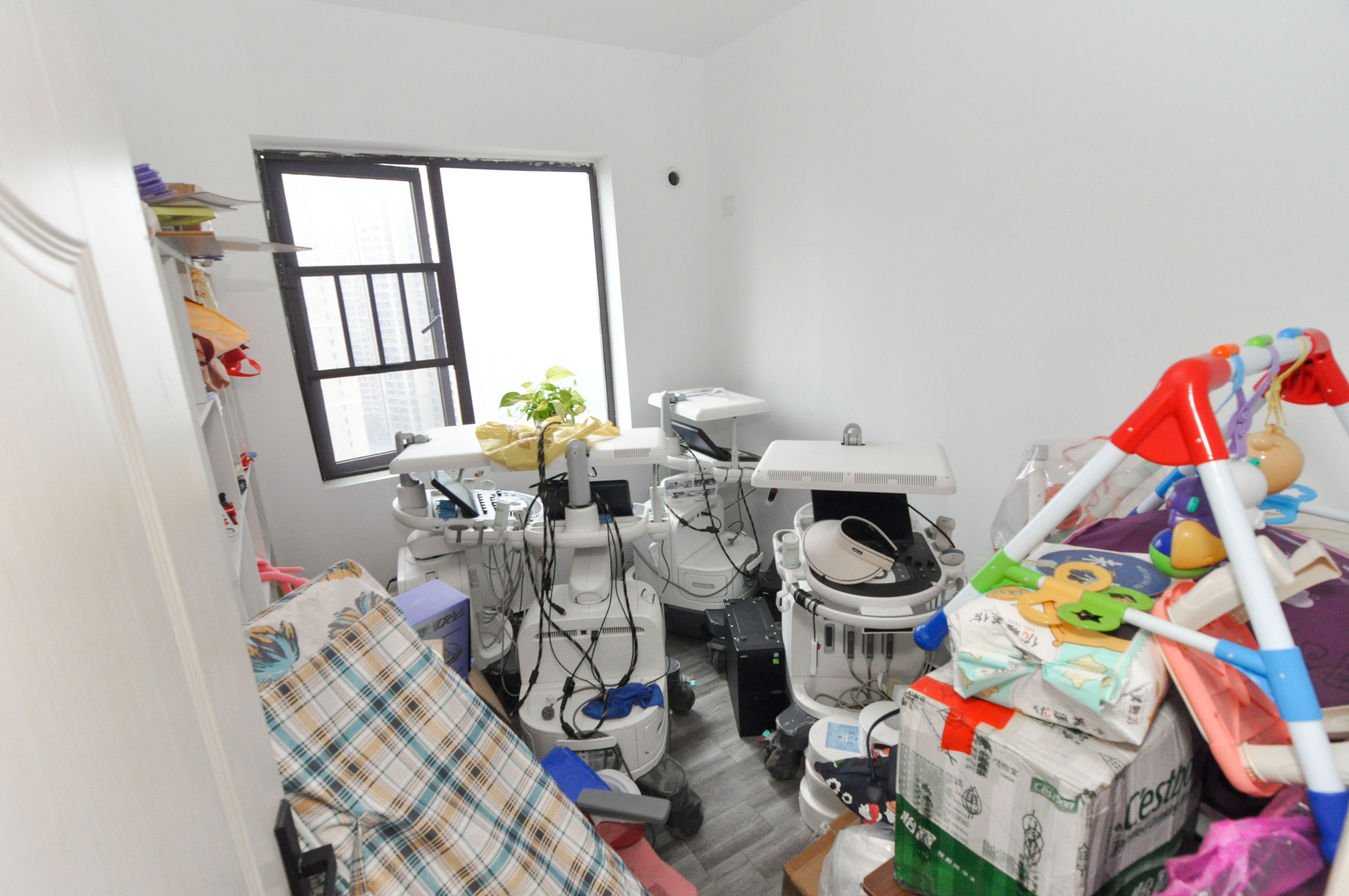 梅溪正荣府  4室2厅2卫    175.0万卧室