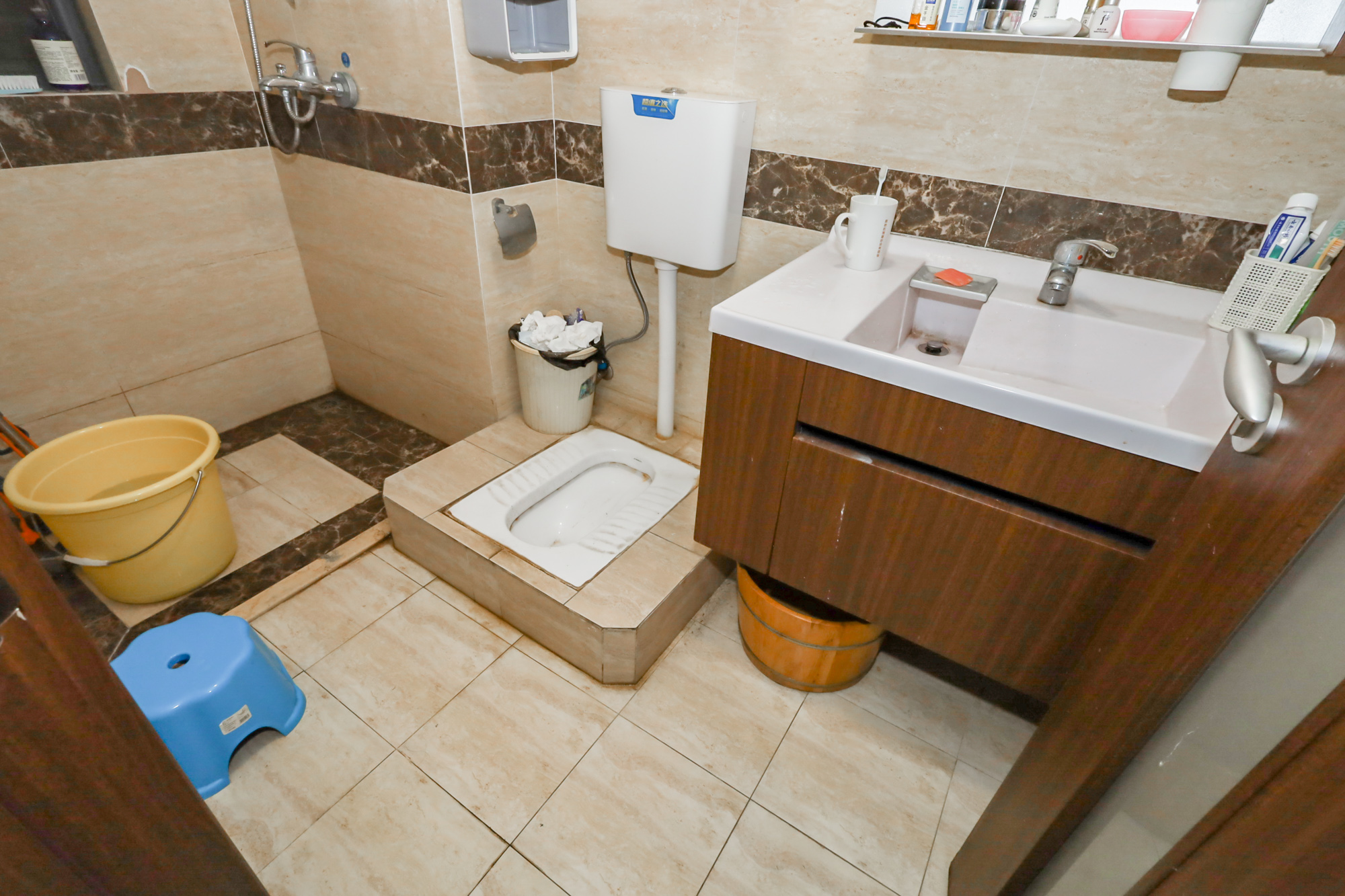 万科里金域滨江  4室2厅1卫   220.00万 万科里金域滨江  4室2厅1卫   220.00万卫生间