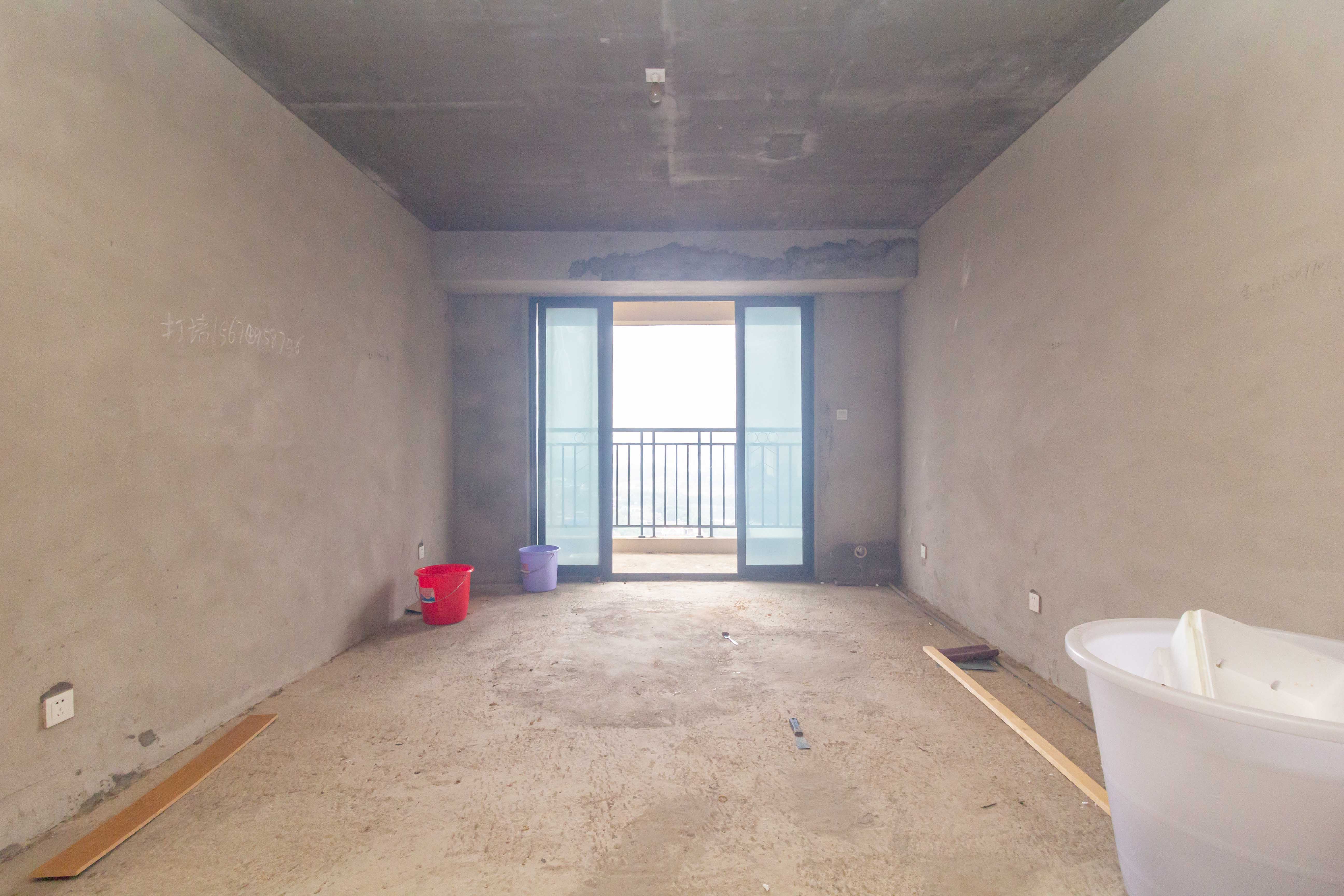 爵世名邸东湖（东湖壹号企业总部基地）  4室2厅2卫   121.00万