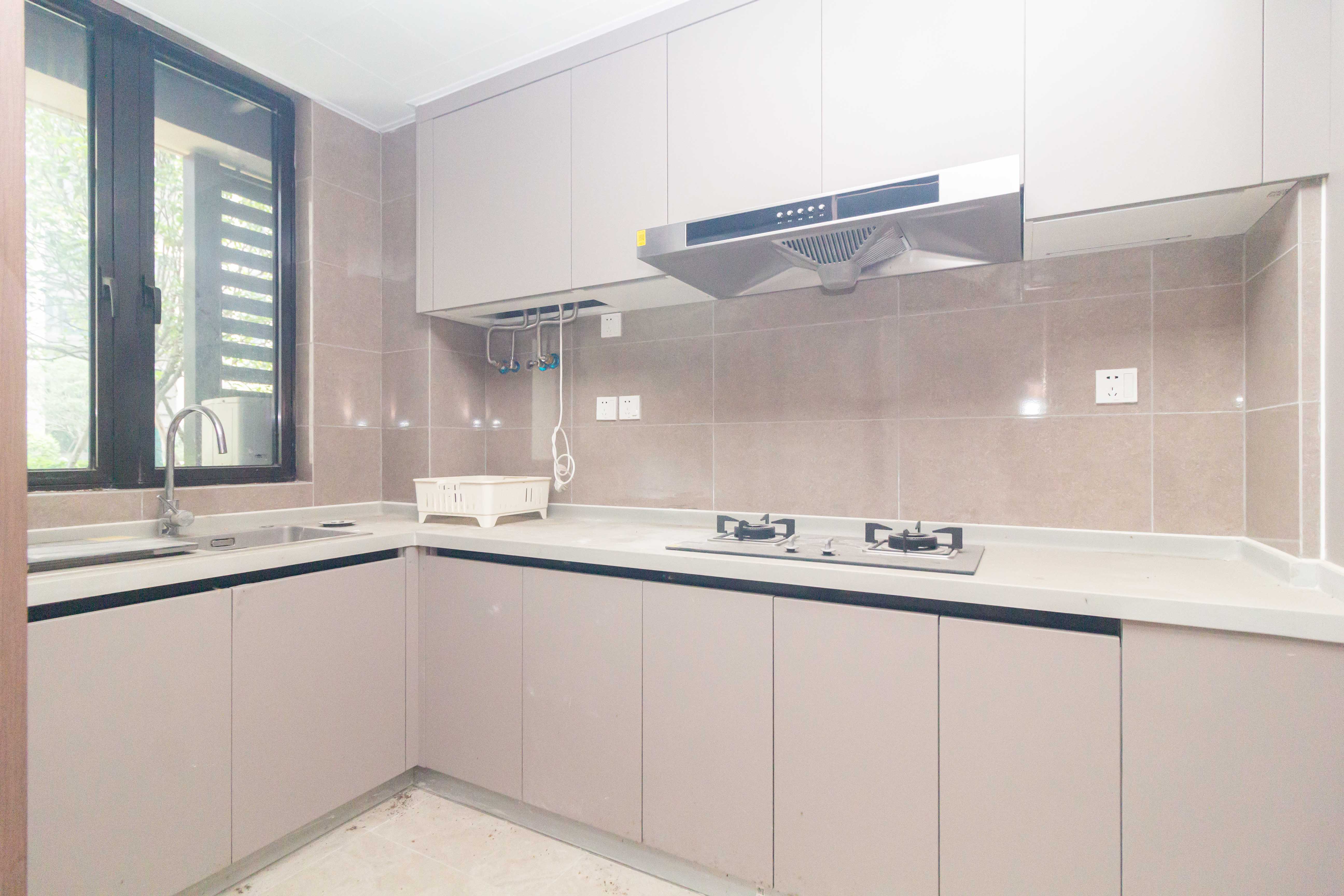 金茂建发观悦  4室2厅2卫    300.0万厨房