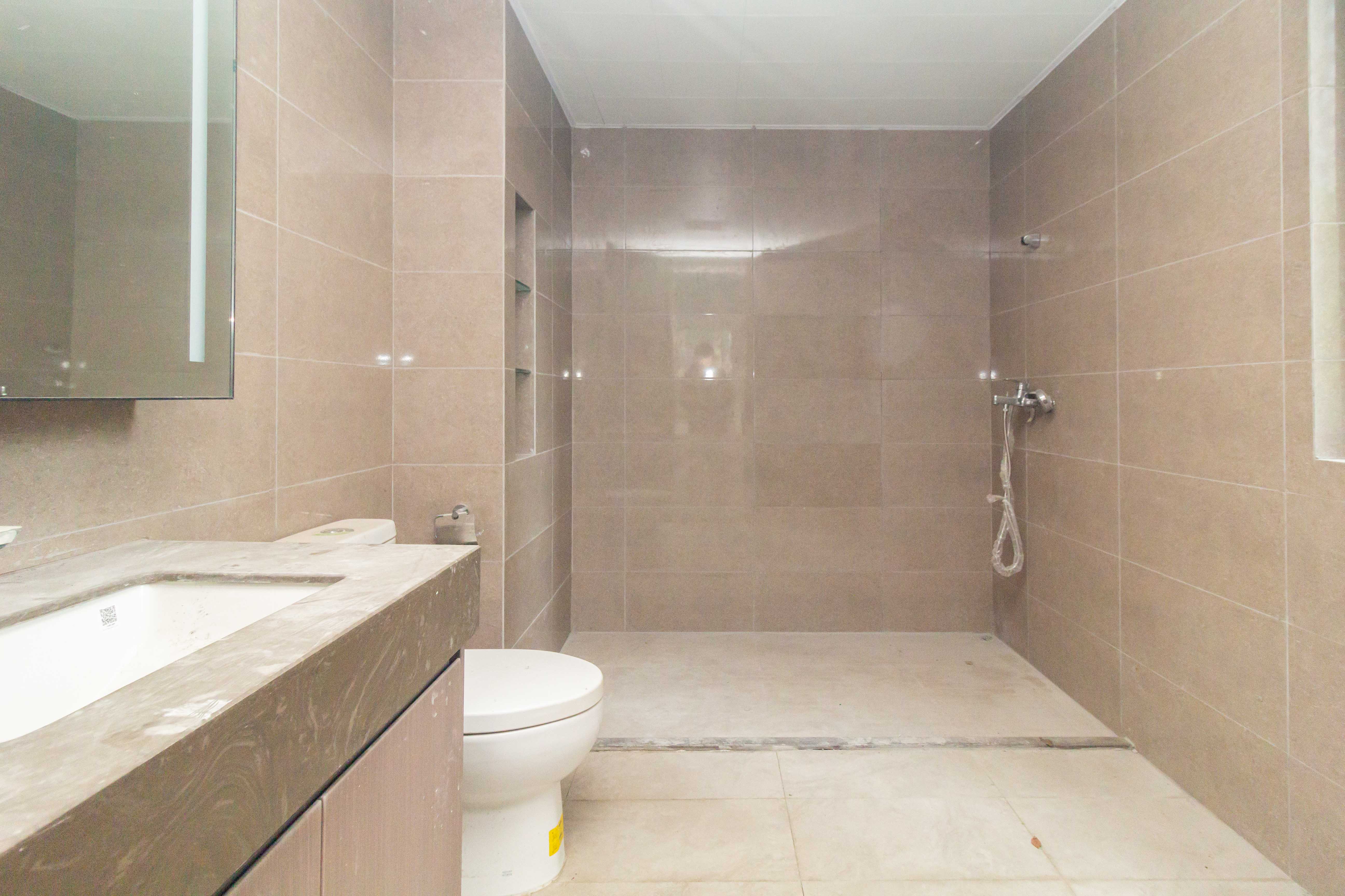 金茂建发观悦  4室2厅2卫    300.0万卫生间